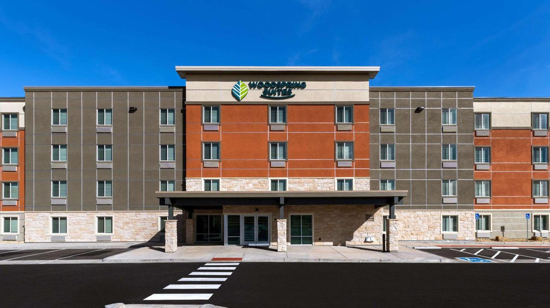 WoodSpring Suites Greeley photo 2