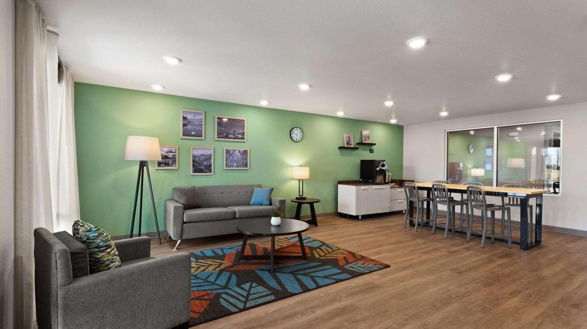 WoodSpring Suites Greeley photo 6