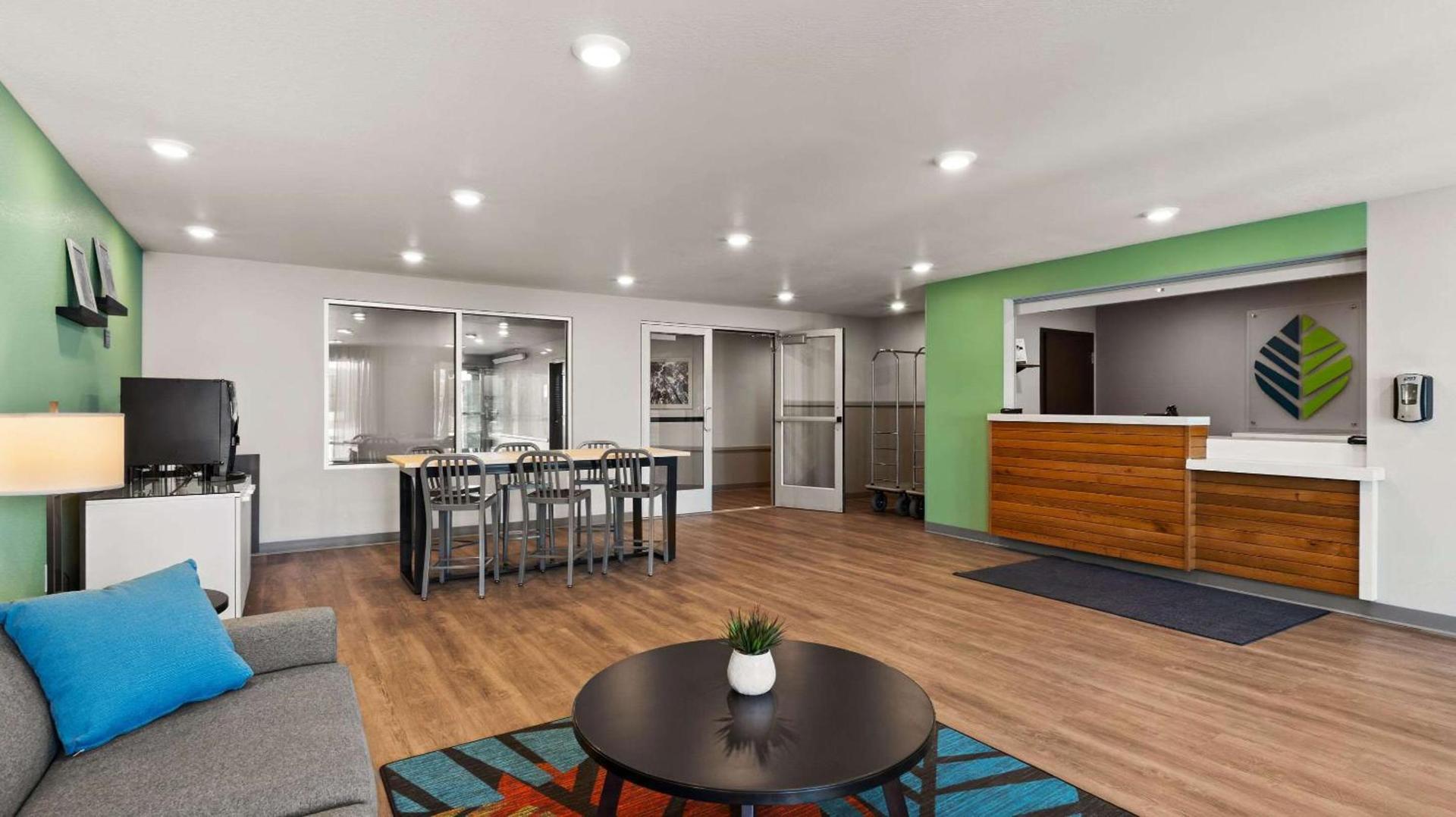 WoodSpring Suites Greeley photo 7