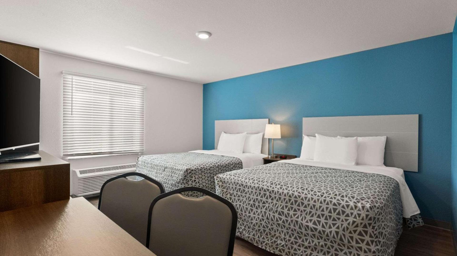 WoodSpring Suites Greeley photo 10