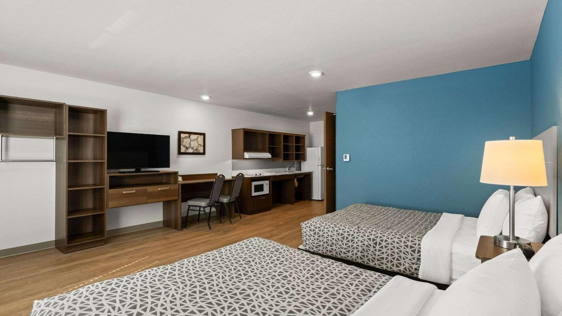 WoodSpring Suites Greeley photo 15