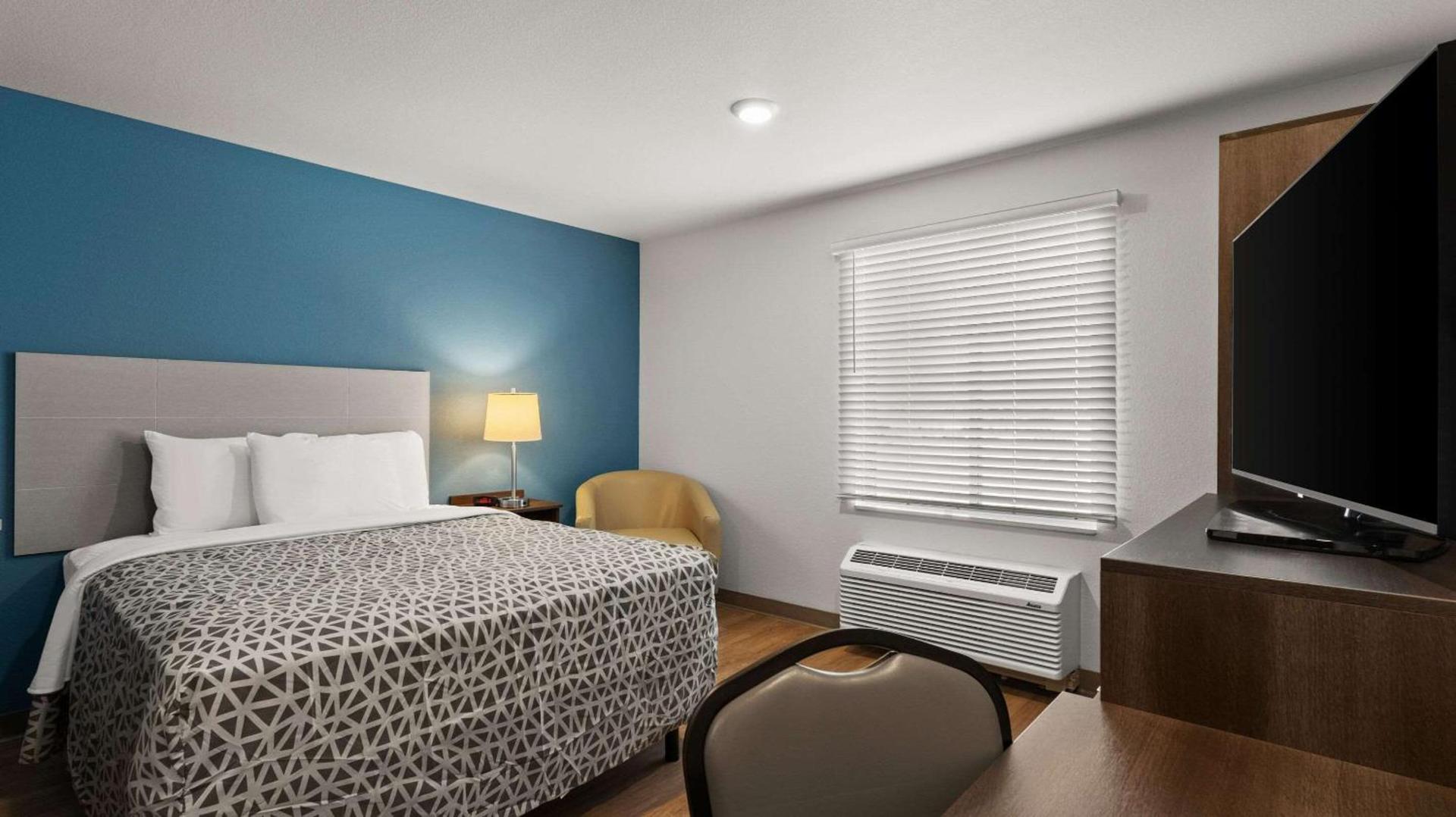 WoodSpring Suites Greeley photo 20