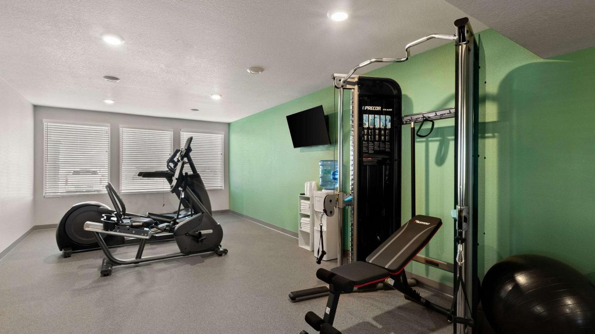 WoodSpring Suites Greeley photo 27
