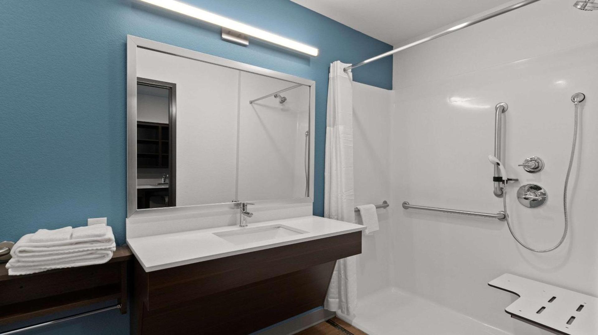 WoodSpring Suites Greeley photo 26