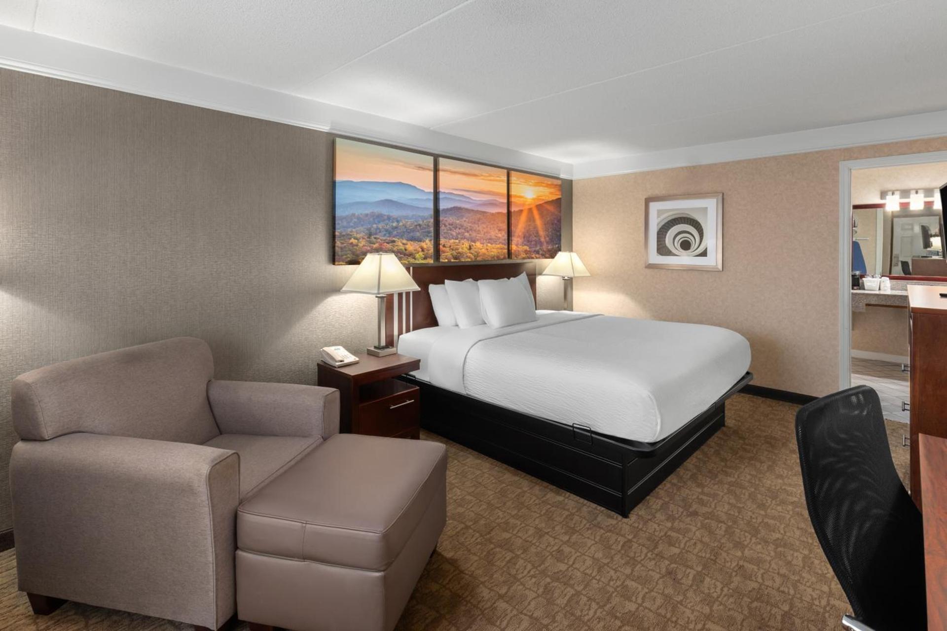 Days Inn by Wyndham Columbia Kentucky photo 58