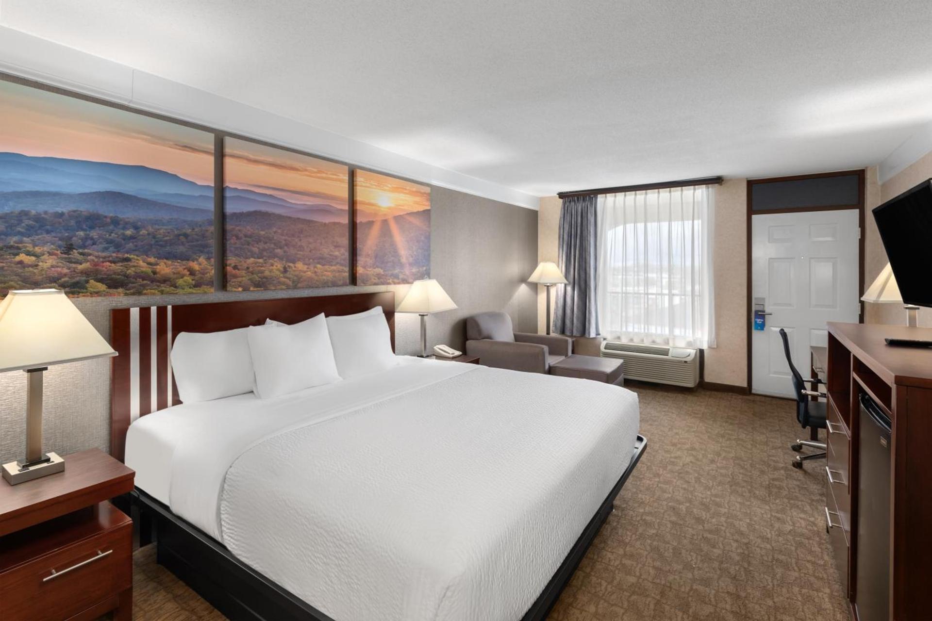 Days Inn by Wyndham Columbia Kentucky photo 38