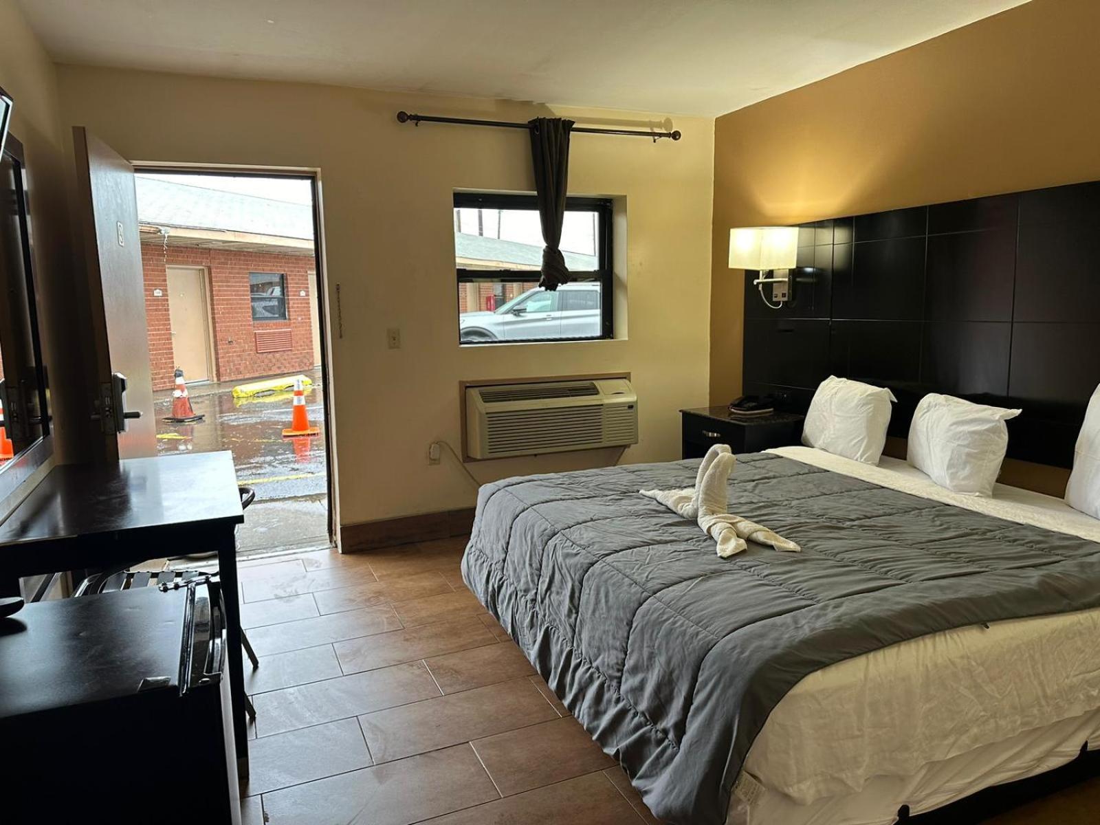 Circle Motor Lodge photo 73
