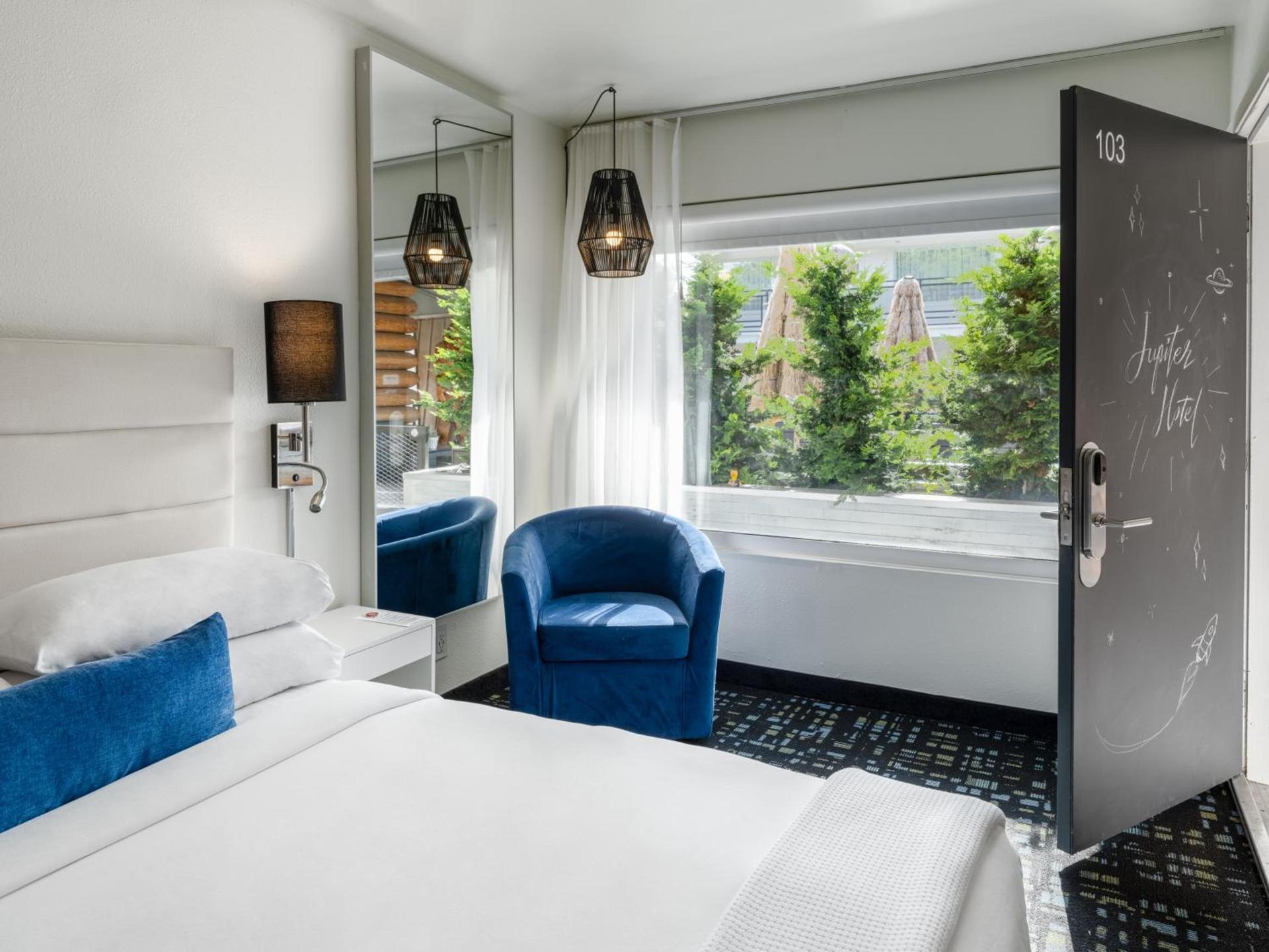 Jupiter Hotel photo 24