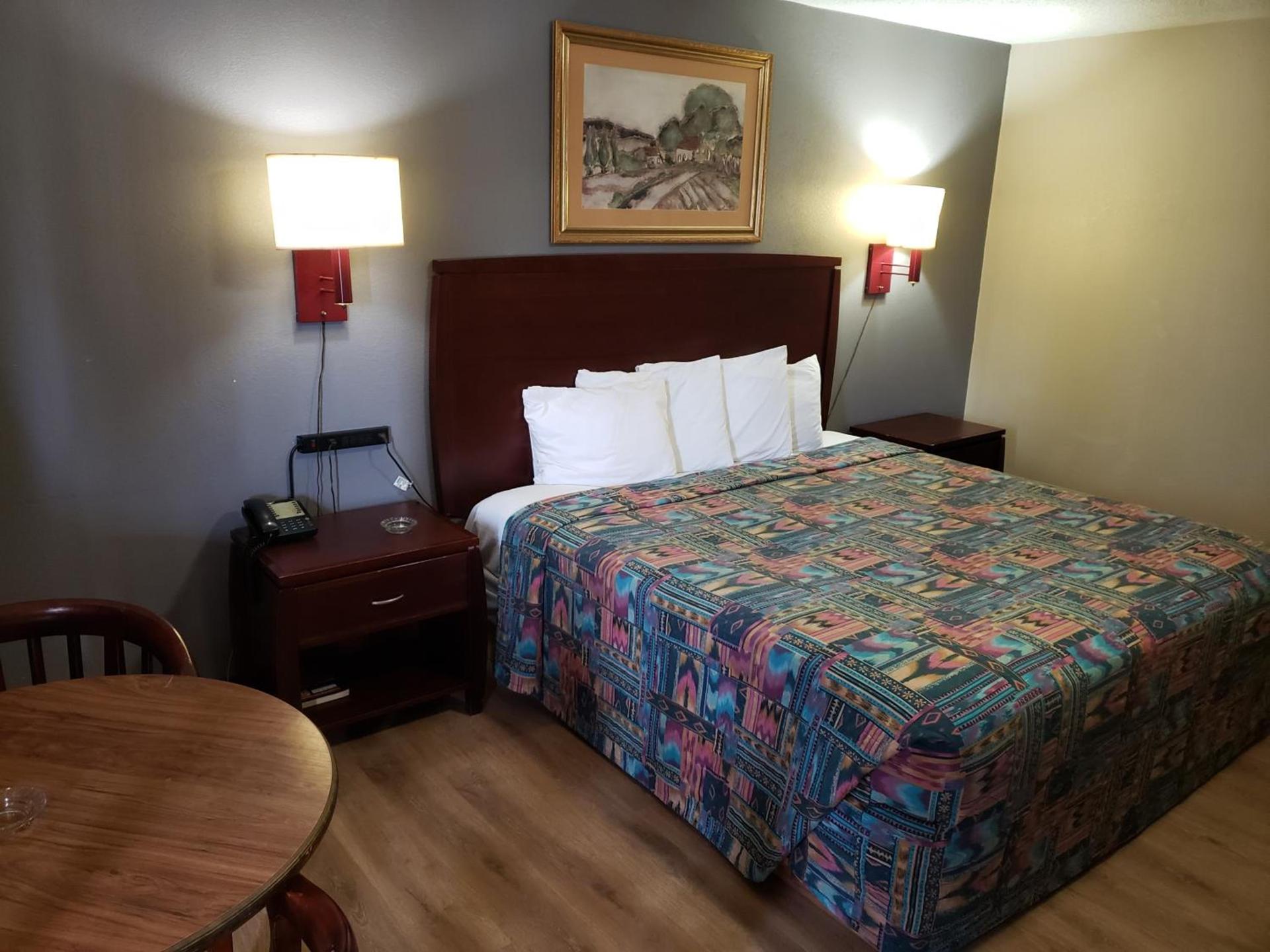 River Heights Motel photo 9
