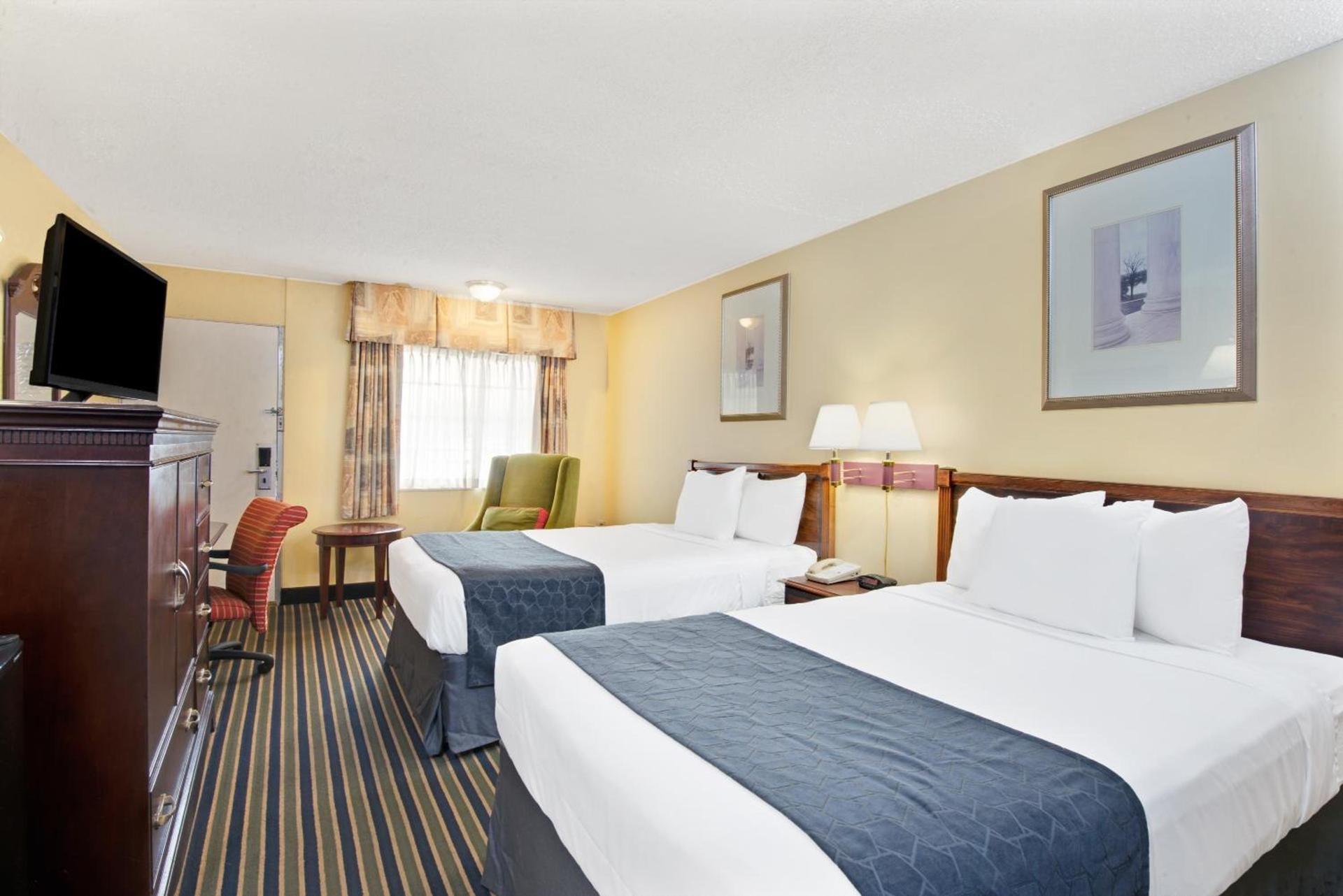 Days Inn by Wyndham Towson photo 29