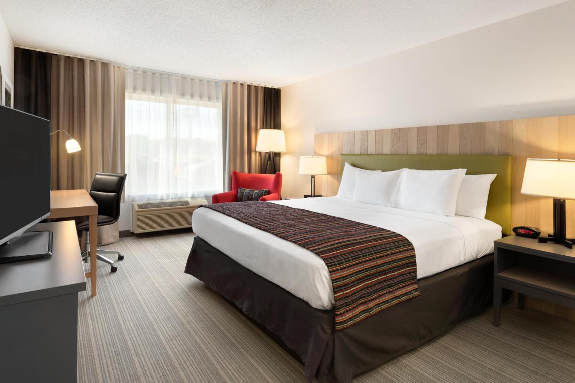 Country Inn & Suites by Radisson, Chippewa Falls, WI photo 24