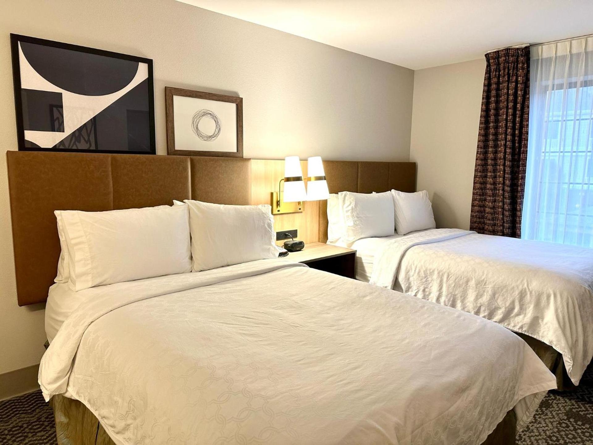 Staybridge Suites Milwaukee West-Oconomowoc by IHG photo 26