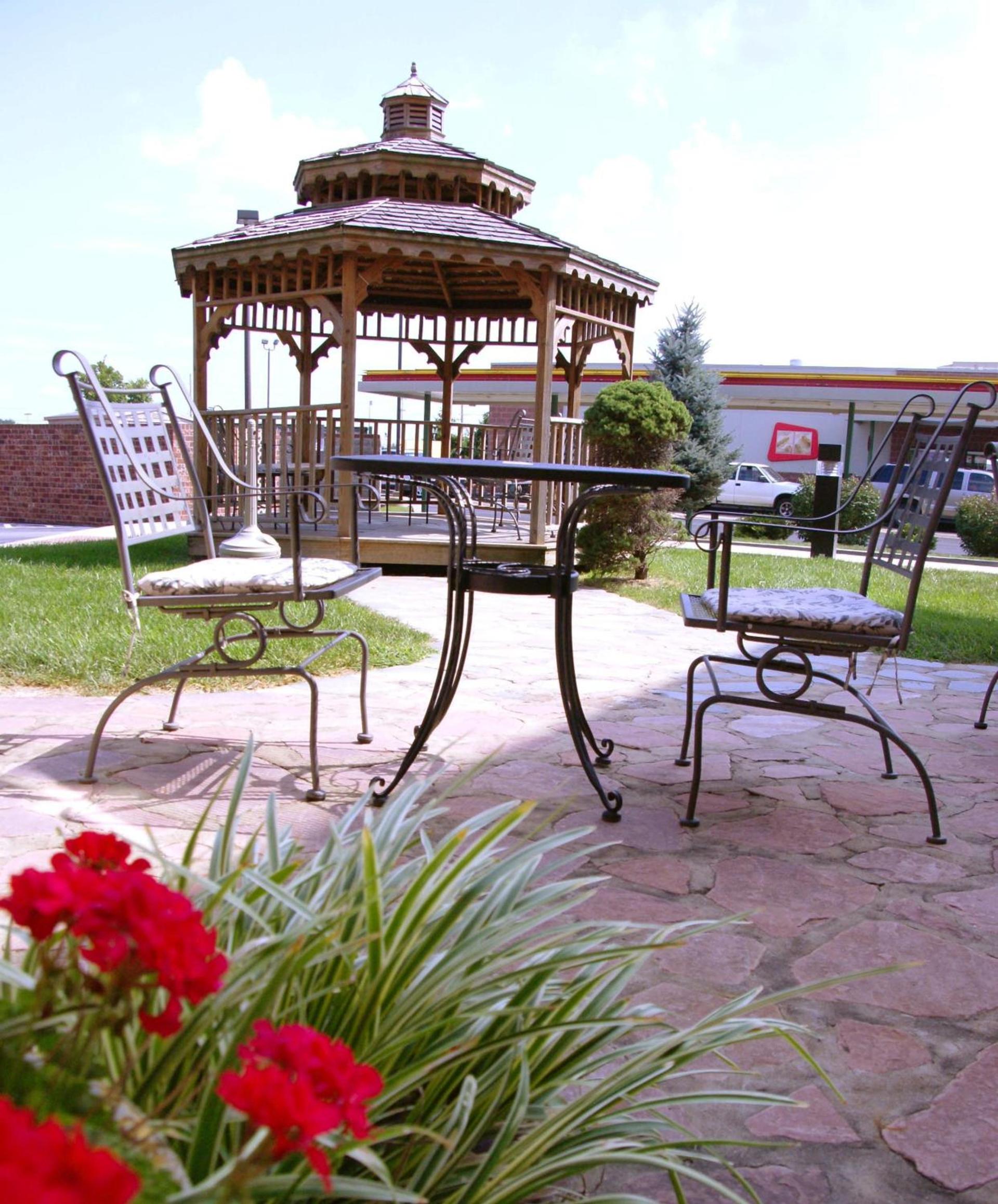 Country Hearth Inn & Suites Edwardsville photo 5