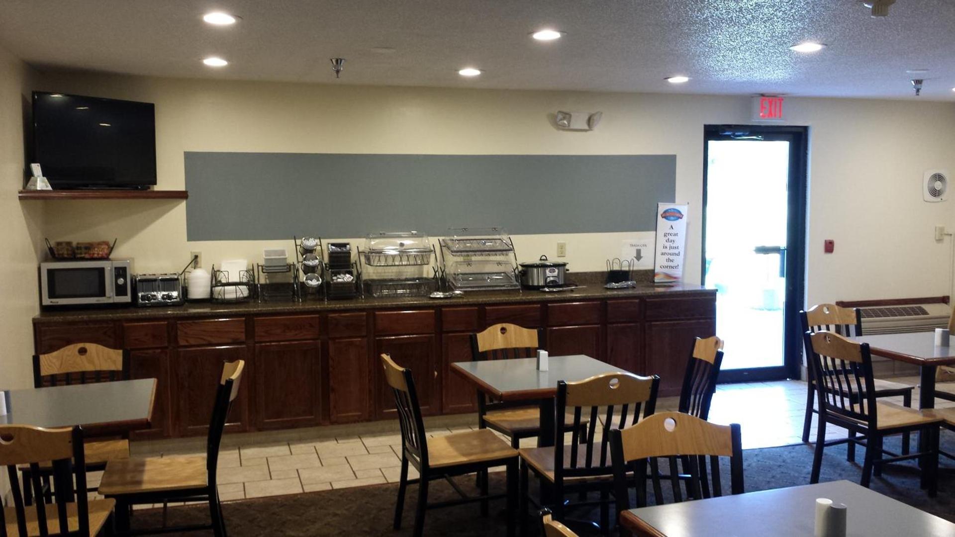 Baymont by Wyndham Hot Springs photo 12