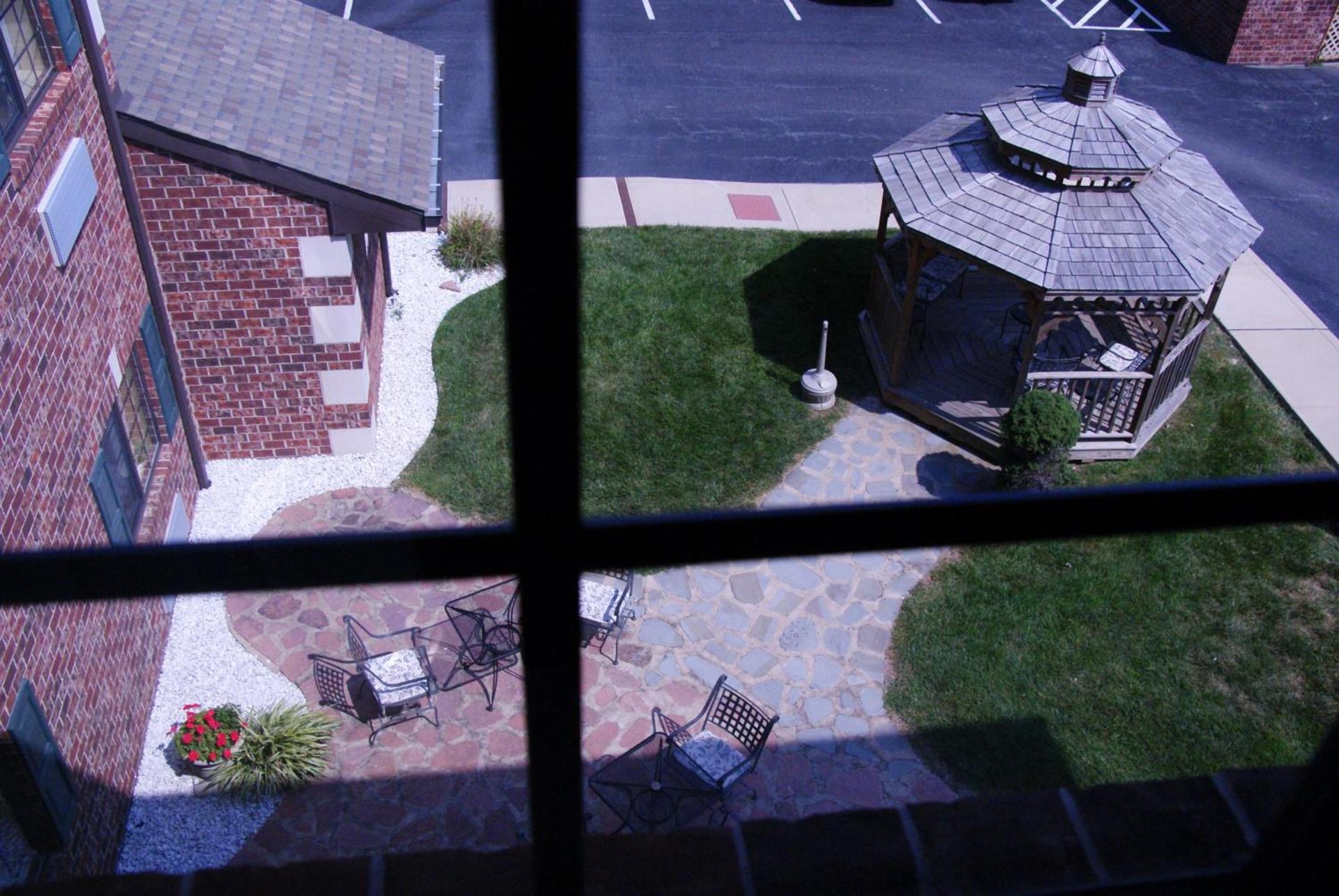 Country Hearth Inn & Suites Edwardsville photo 10