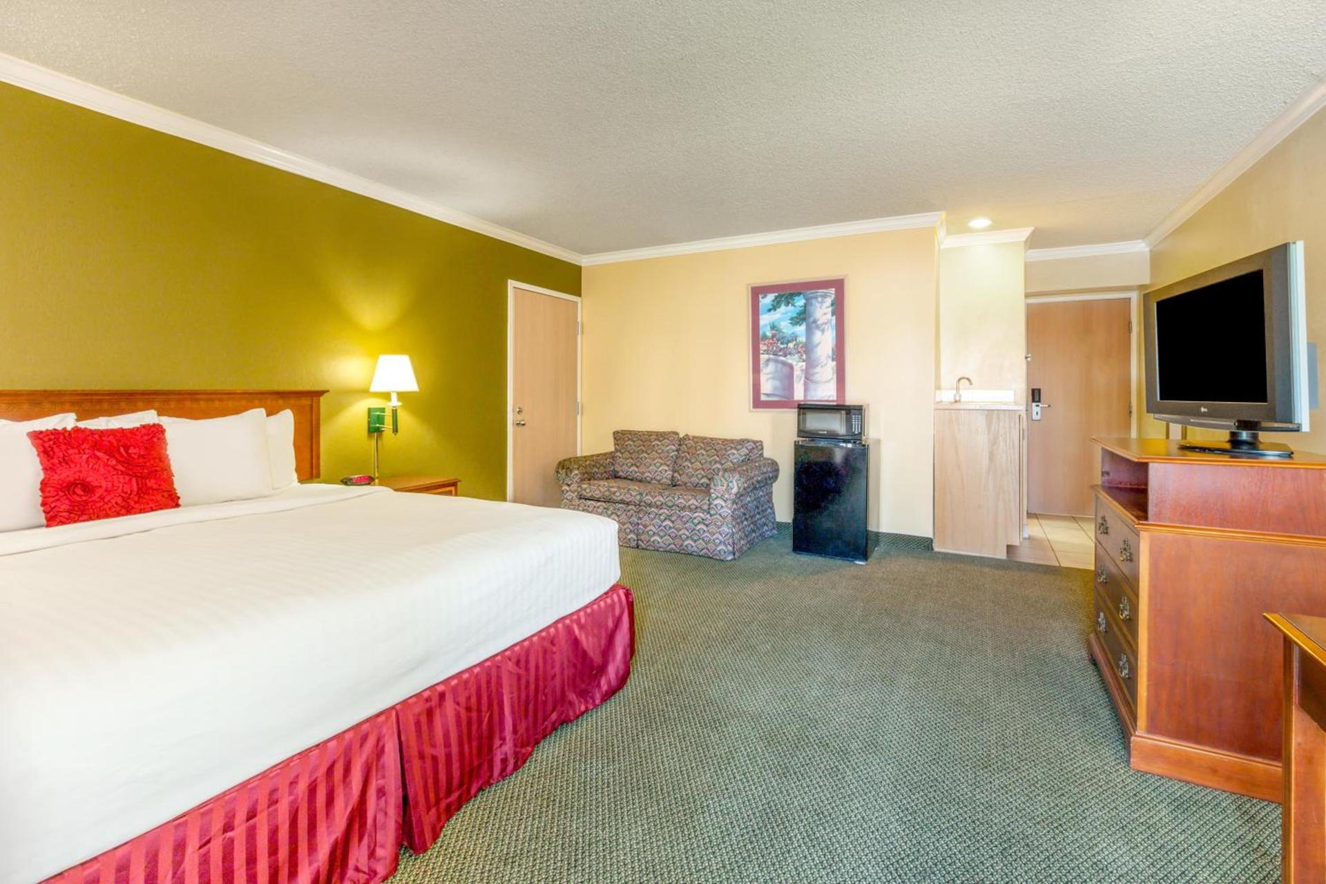 Extend-a-Suites - Extended Stay, I-40 Amarillo West photo 54