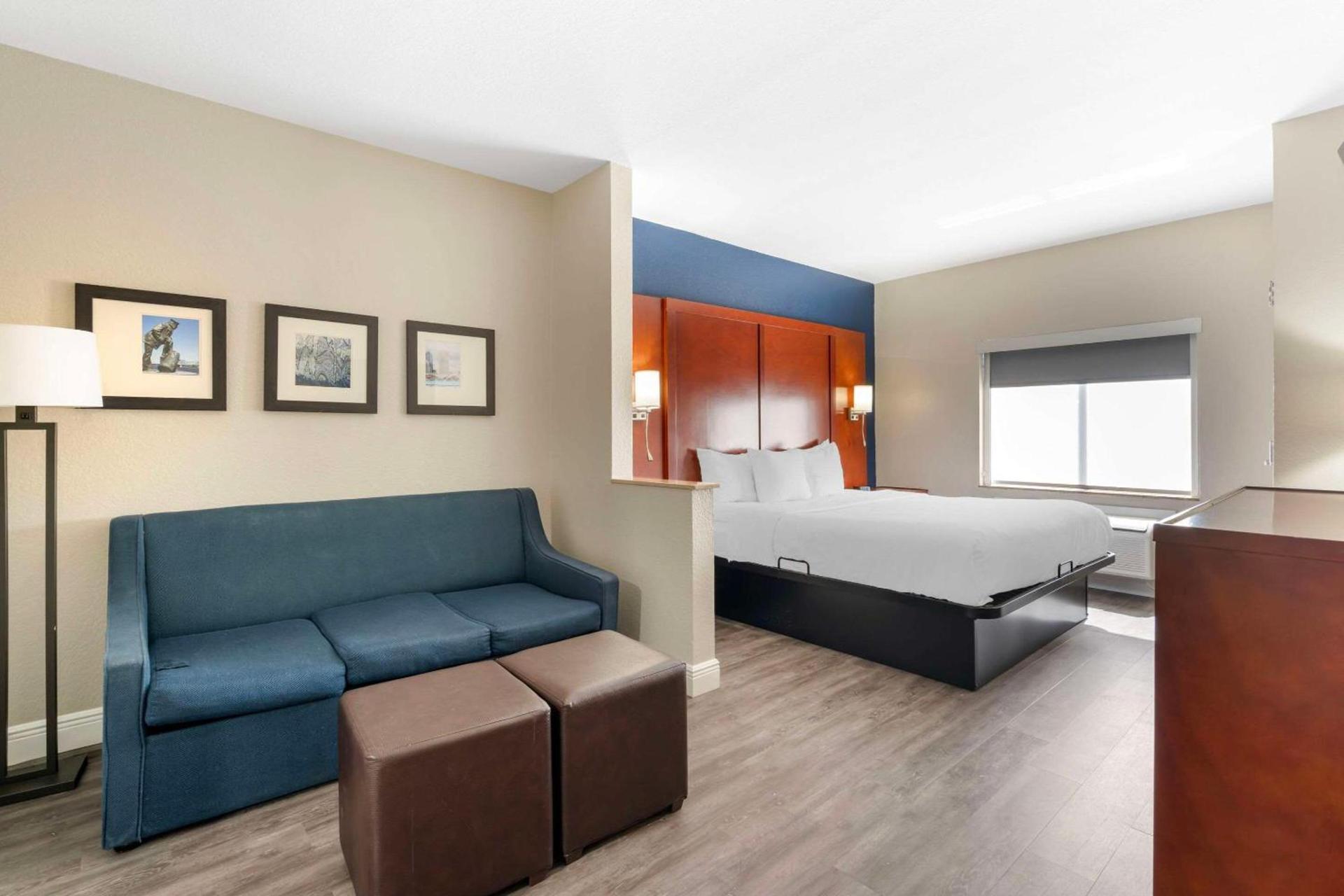 Comfort Suites West Jacksonville photo 7