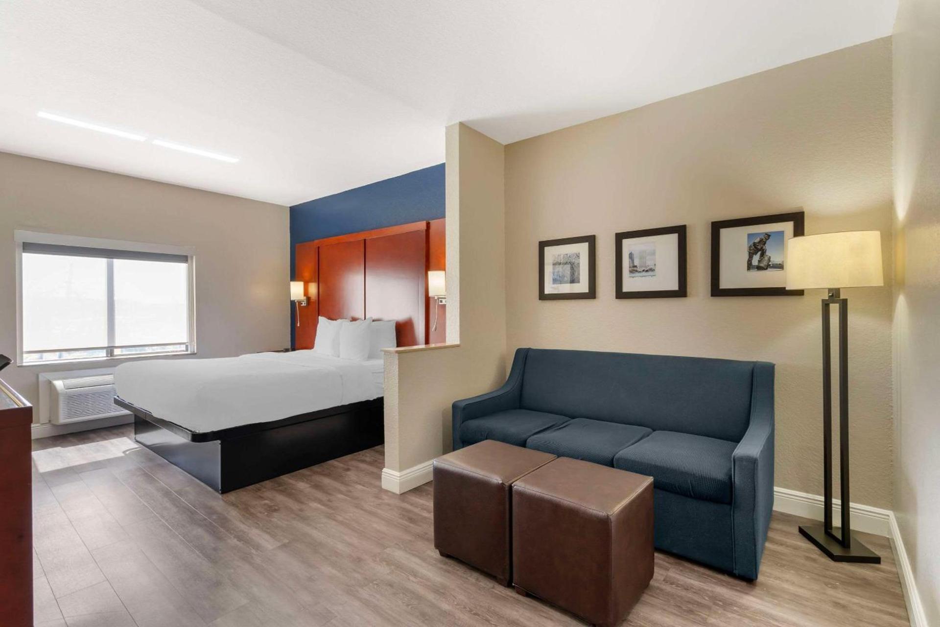 Comfort Suites West Jacksonville photo 15