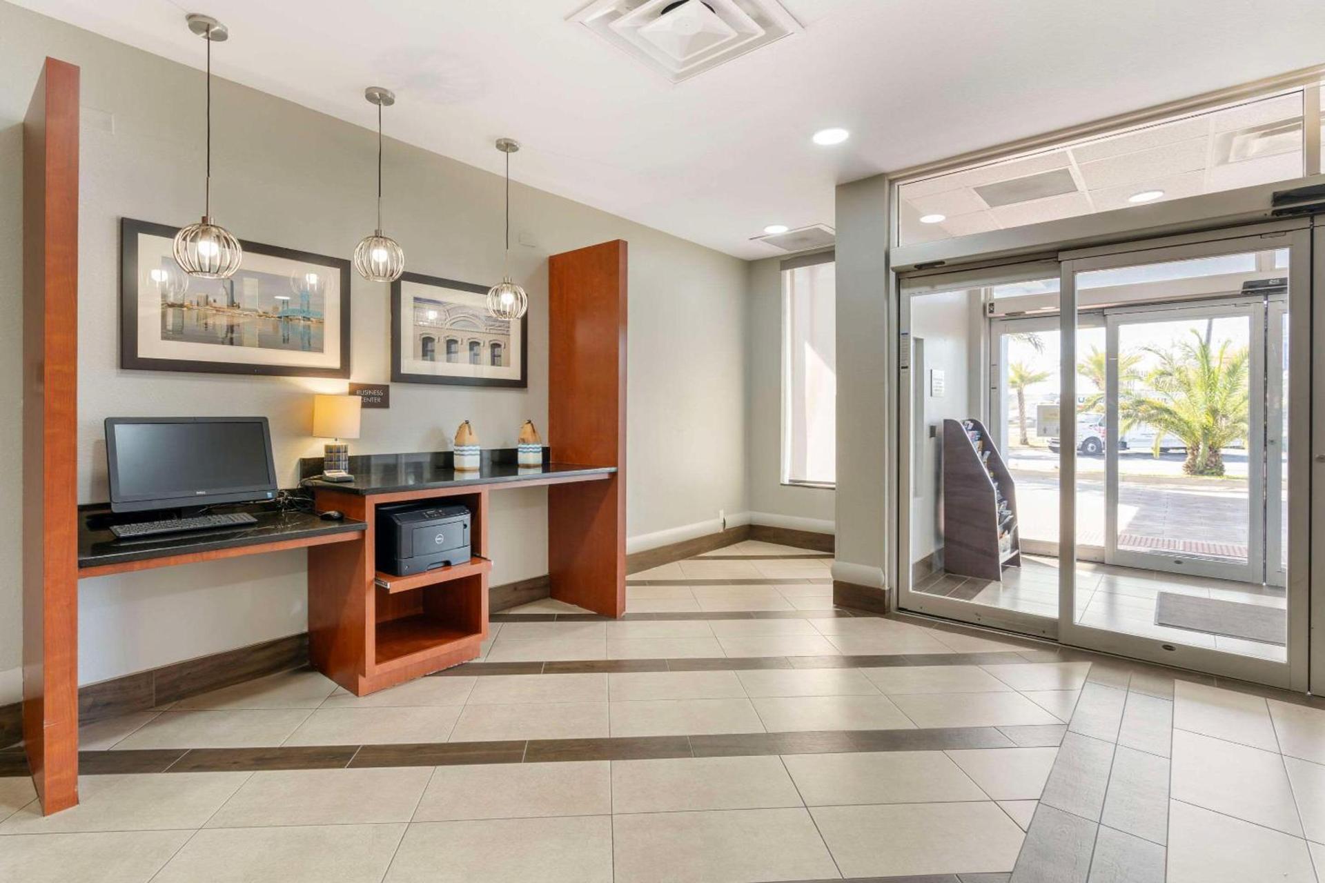 Comfort Suites West Jacksonville photo 21