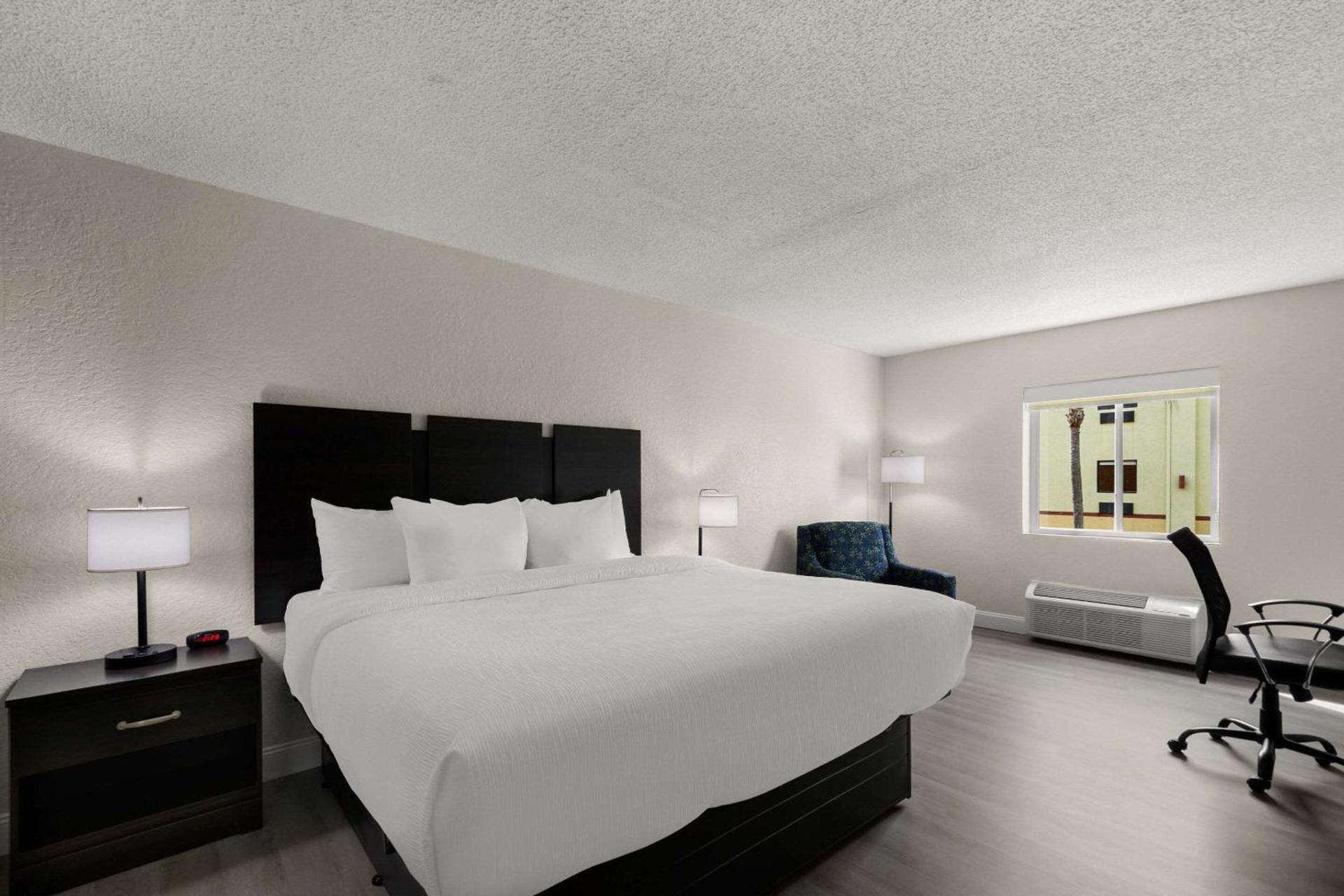 Quality Inn Sarasota I-75 photo 30
