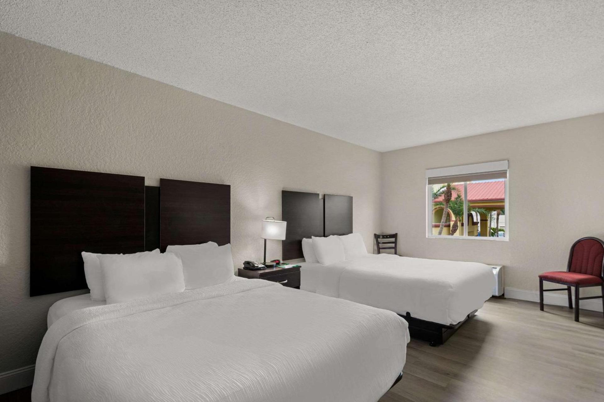 Quality Inn Sarasota I-75 photo 32