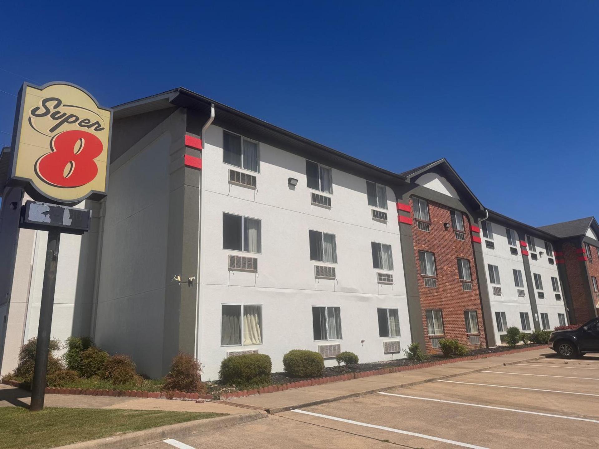 Super 8 by Wyndham College Station photo 53