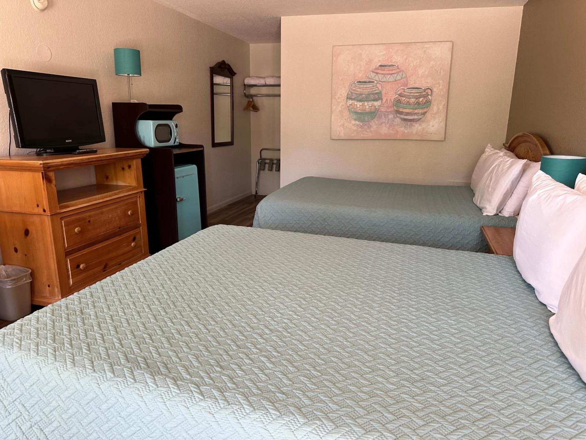 Sunset Inn and Suites photo 8