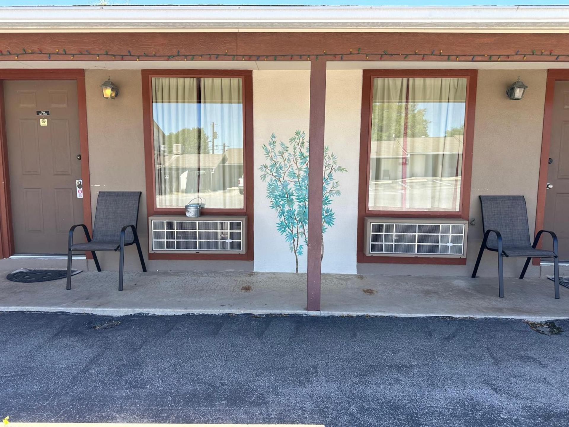 Sunset Inn and Suites photo 12