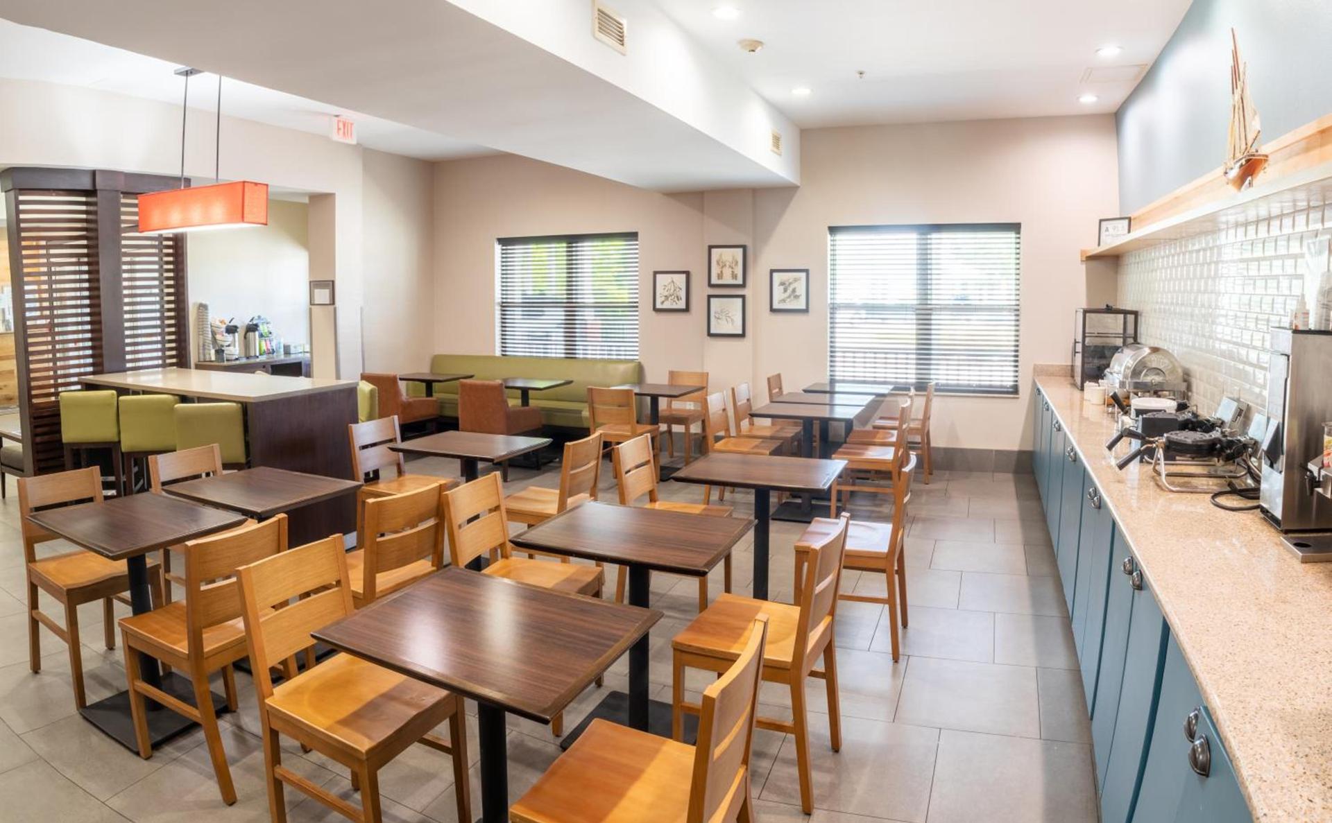 Country Inn & Suites by Radisson, Wilmington, NC photo 62