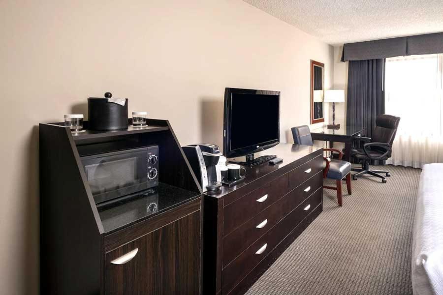 Concord Plaza Hotel photo 2