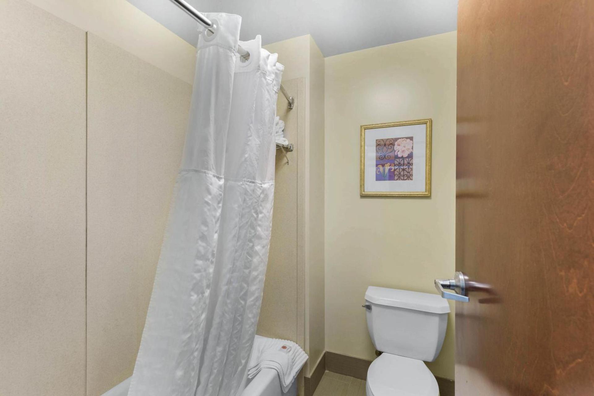 Comfort Suites Elkridge Columbia Gateway photo 37