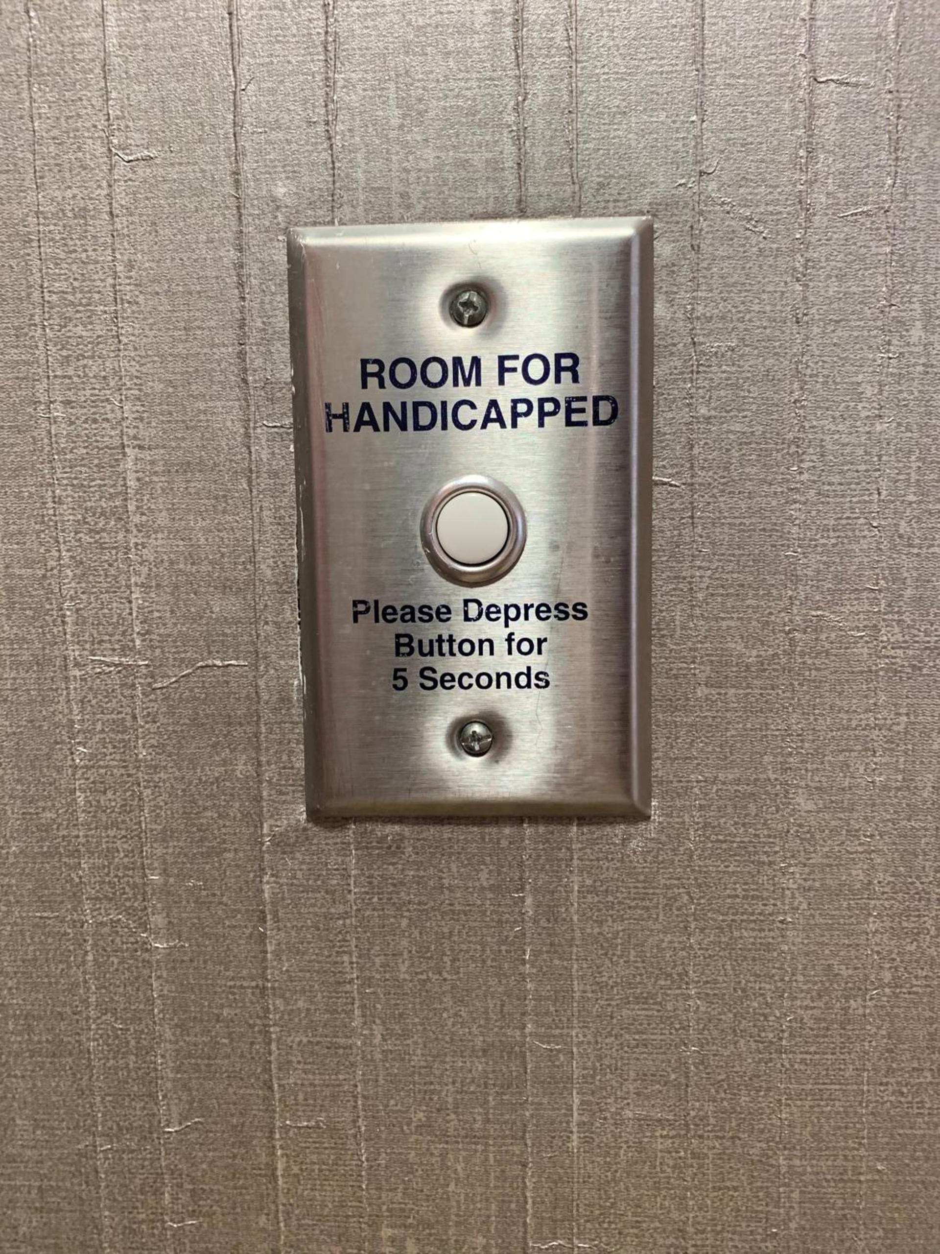 Hampton Inn & Suites By Hilton - Rockville Centre photo 66
