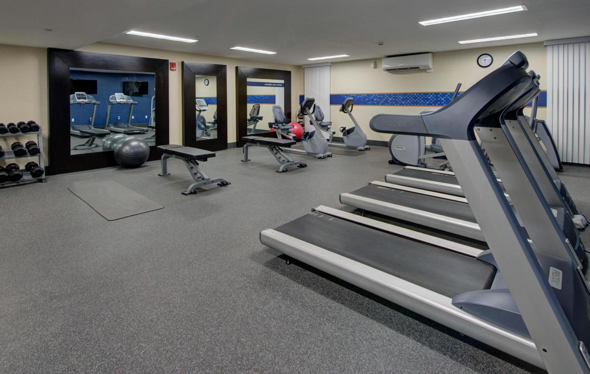Hampton Inn & Suites By Hilton - Rockville Centre photo 68