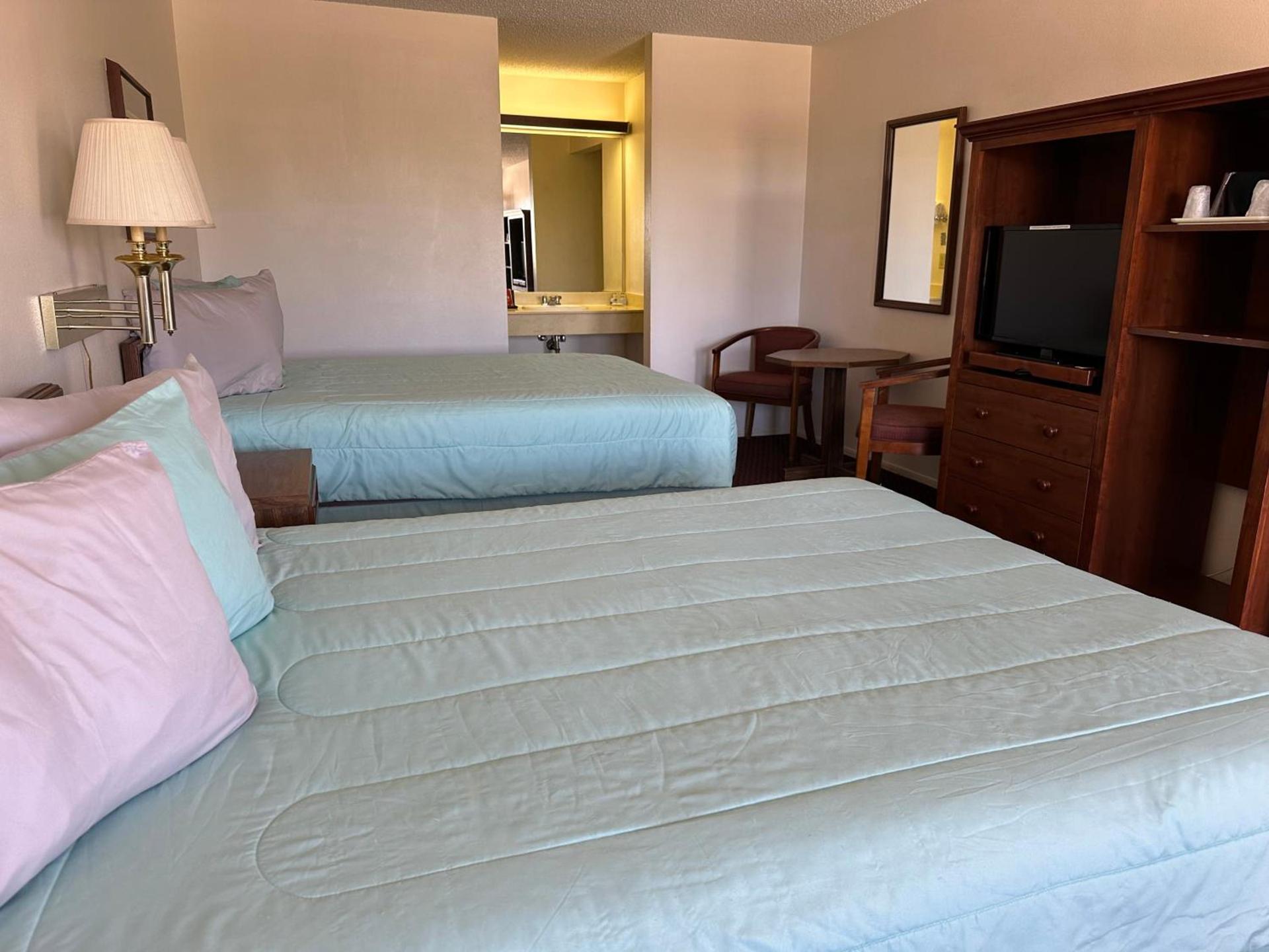 Windcrest Inn and Suites photo 18