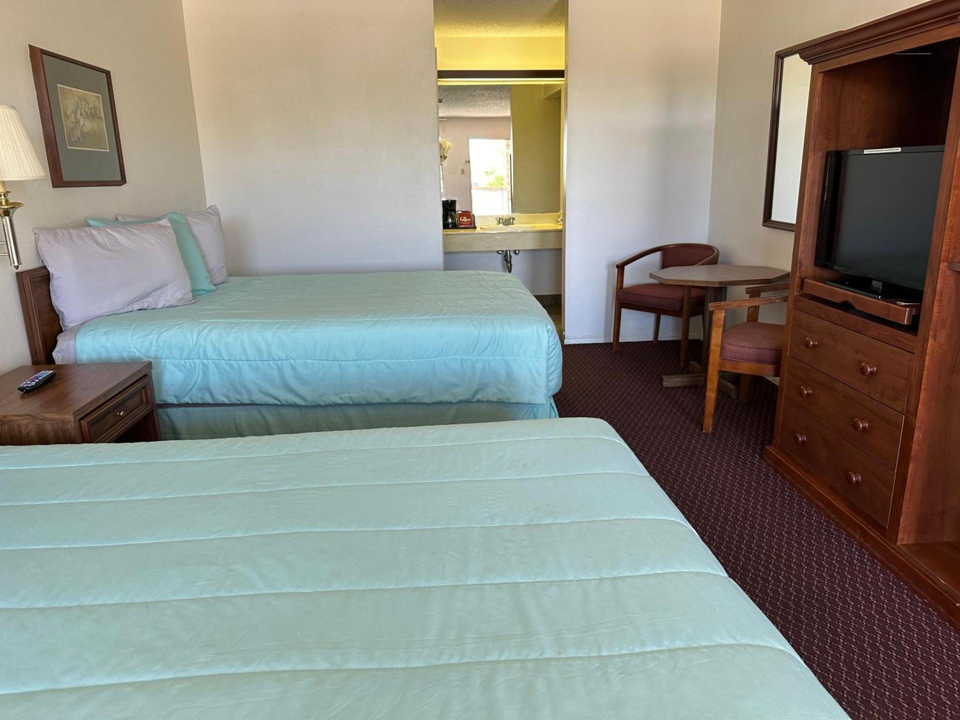 Windcrest Inn and Suites photo 17