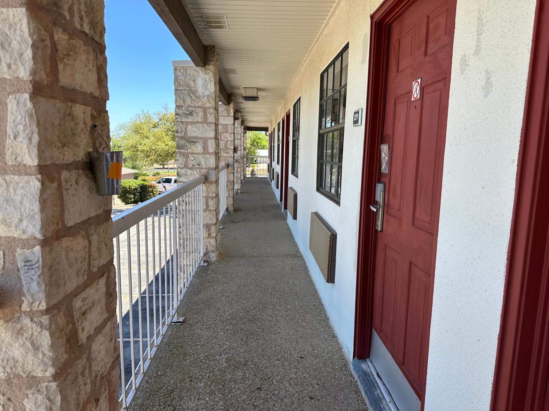 Windcrest Inn and Suites photo 26