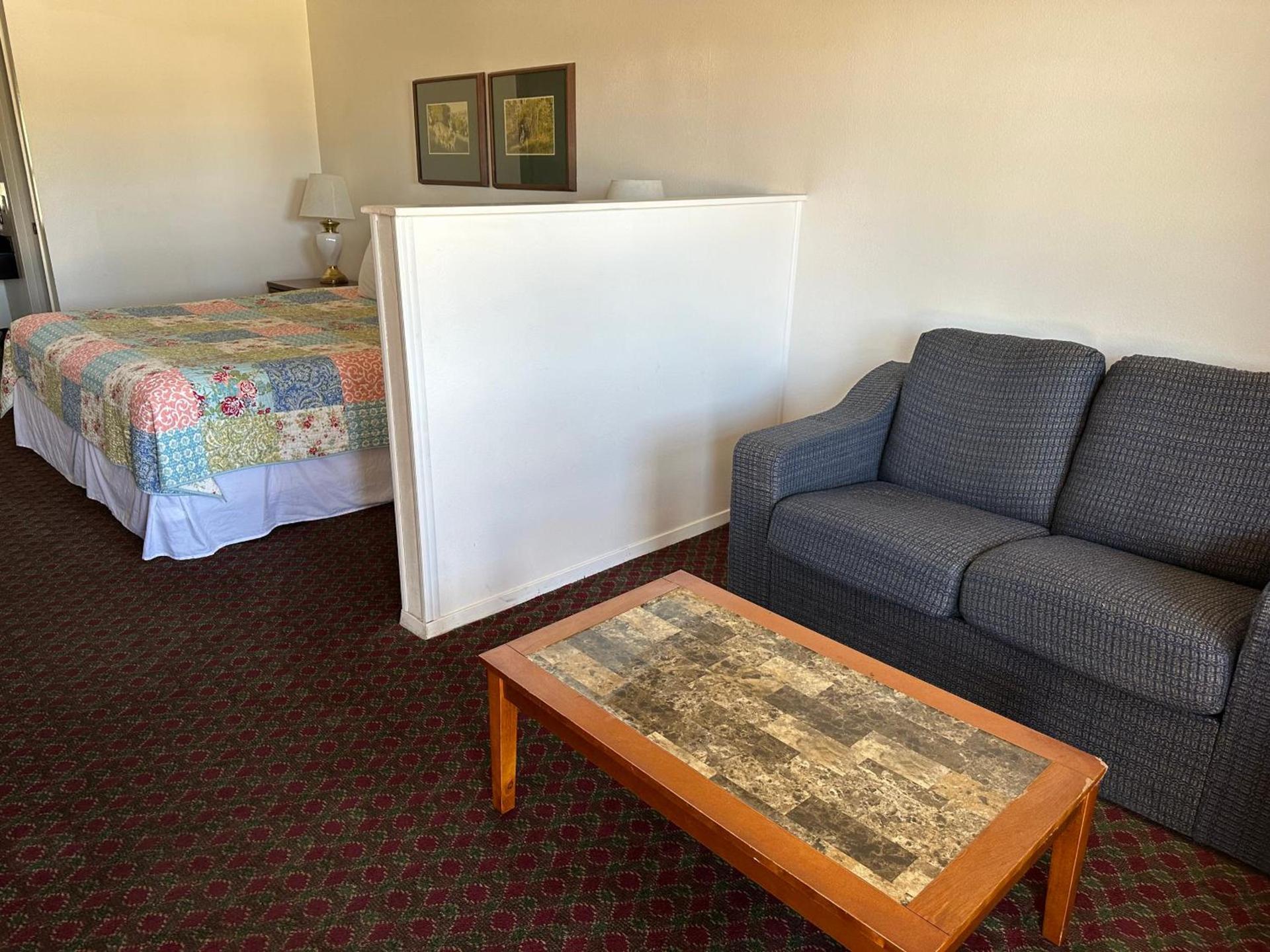 Windcrest Inn and Suites photo 22