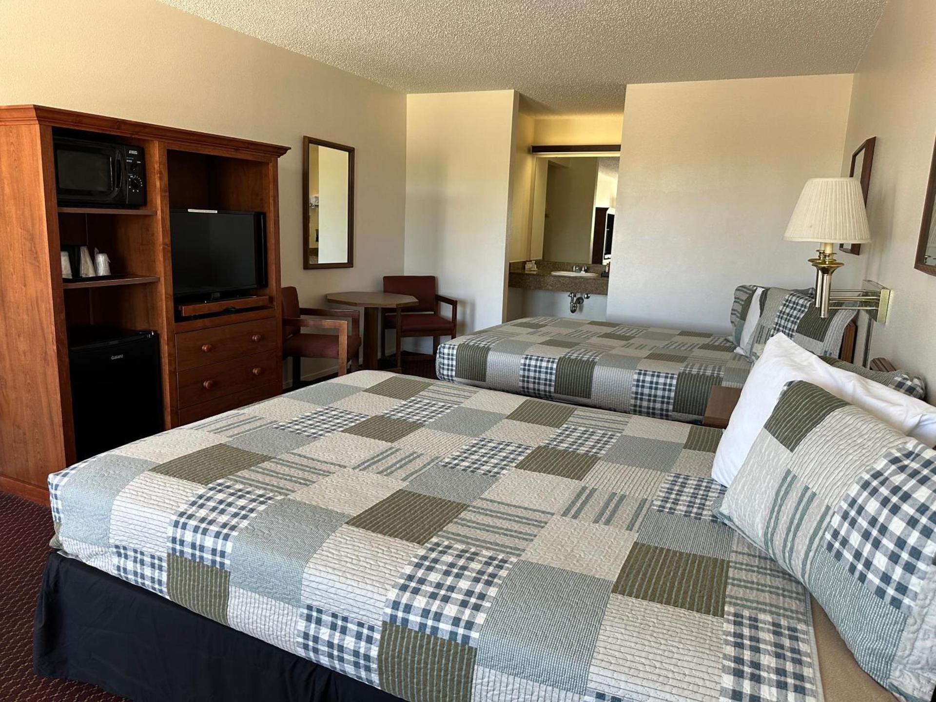 Windcrest Inn and Suites photo 25
