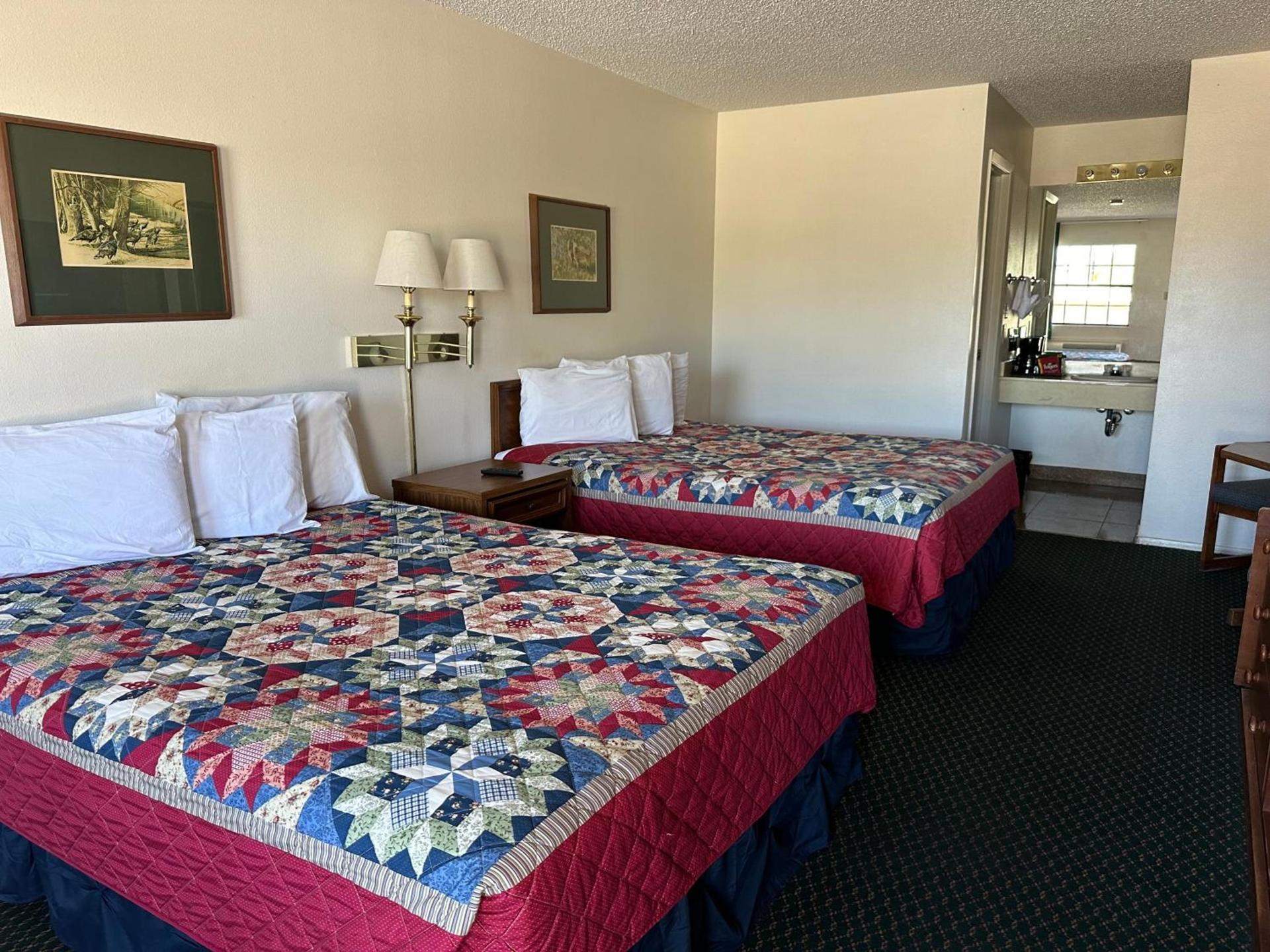 Windcrest Inn and Suites photo 31
