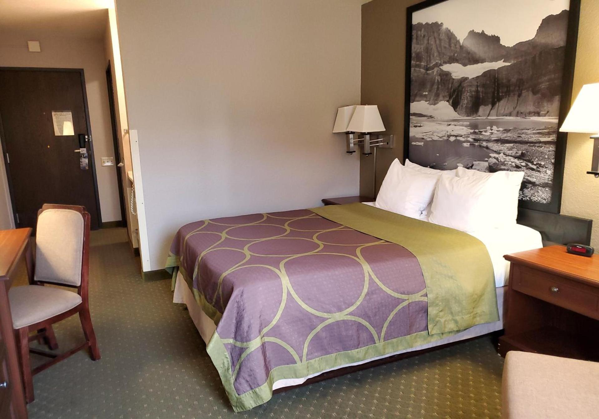 Super 8 by Wyndham Kalispell Glacier National Park photo 24