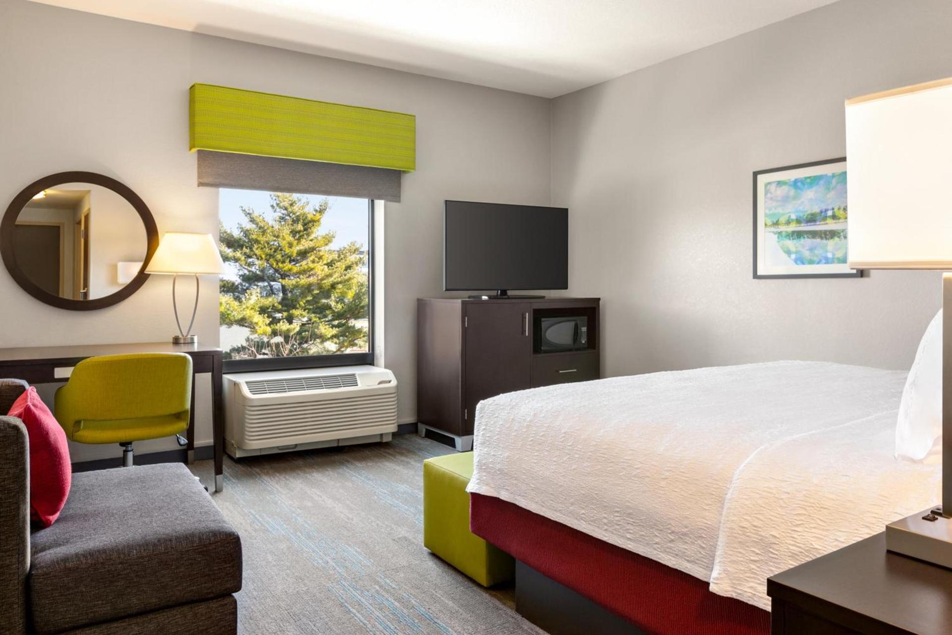 Hampton Inn & Suites York South photo 59