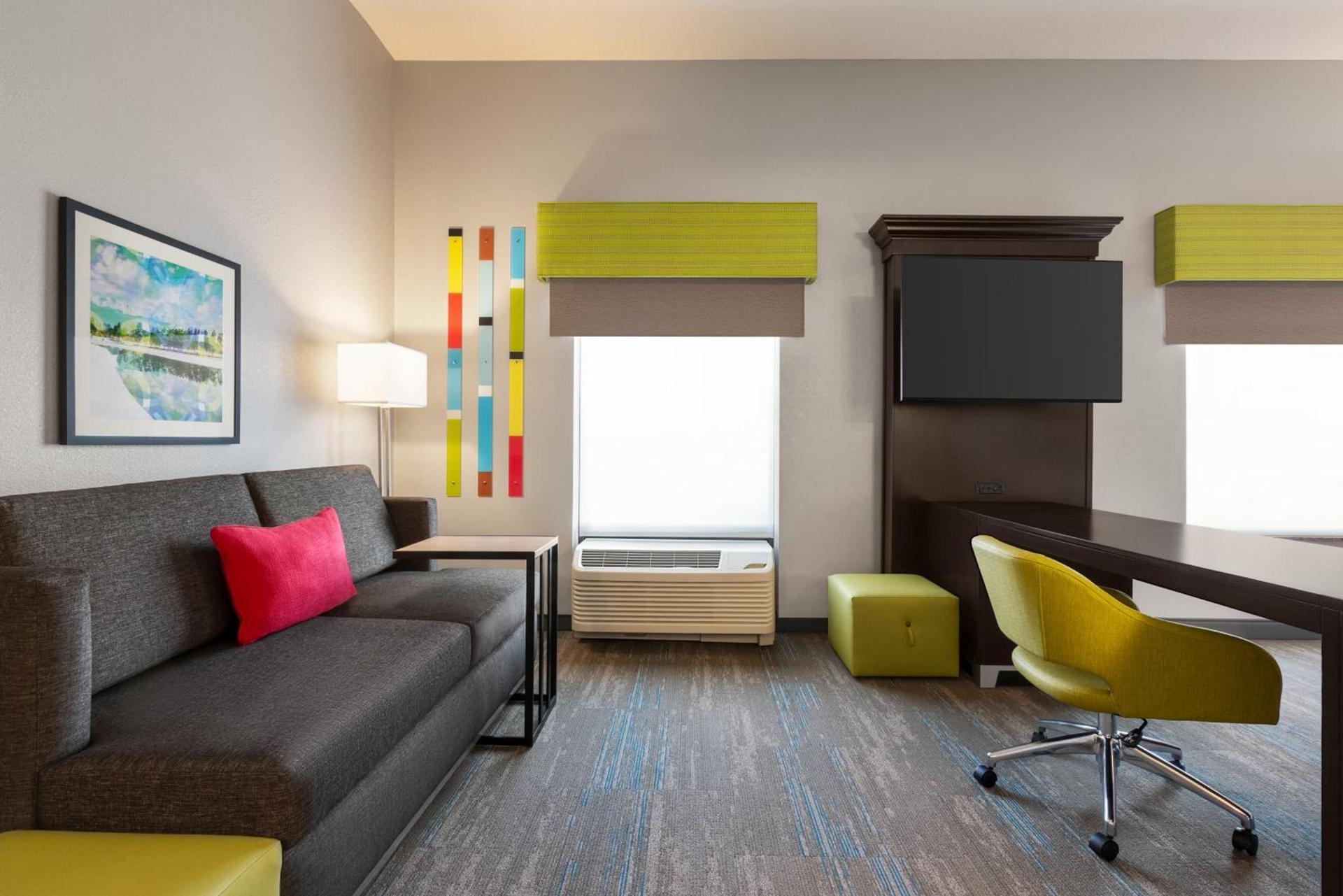 Hampton Inn & Suites York South photo 61