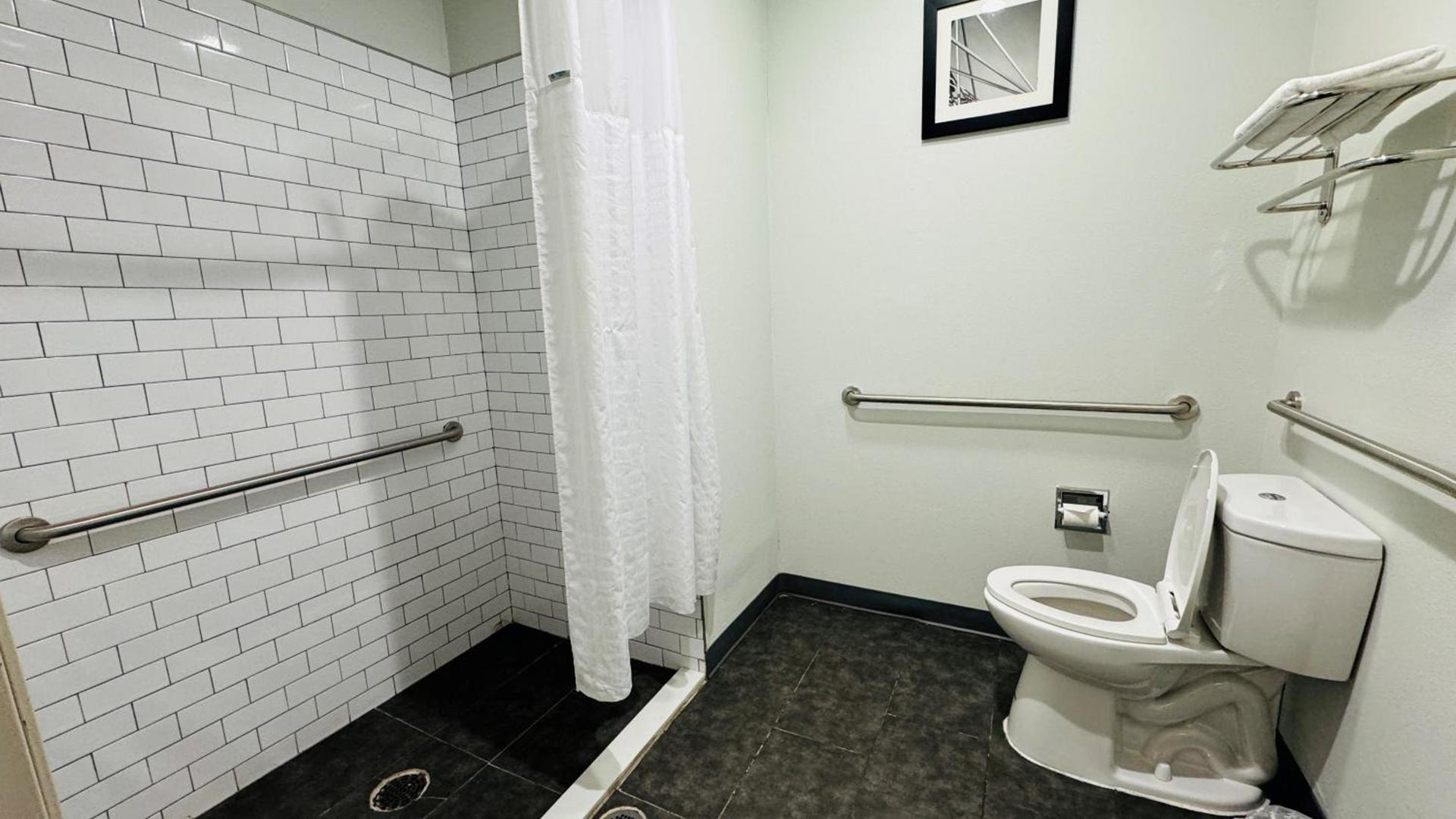 Baymont by Wyndham Chicago/Calumet City photo 12