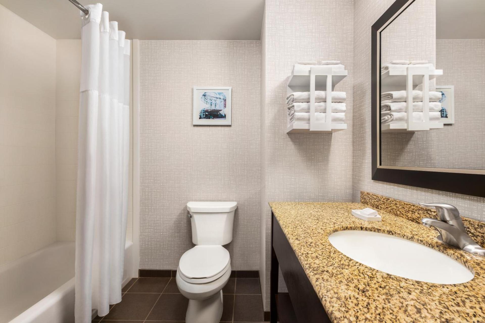 Hampton Inn & Suites York South photo 68