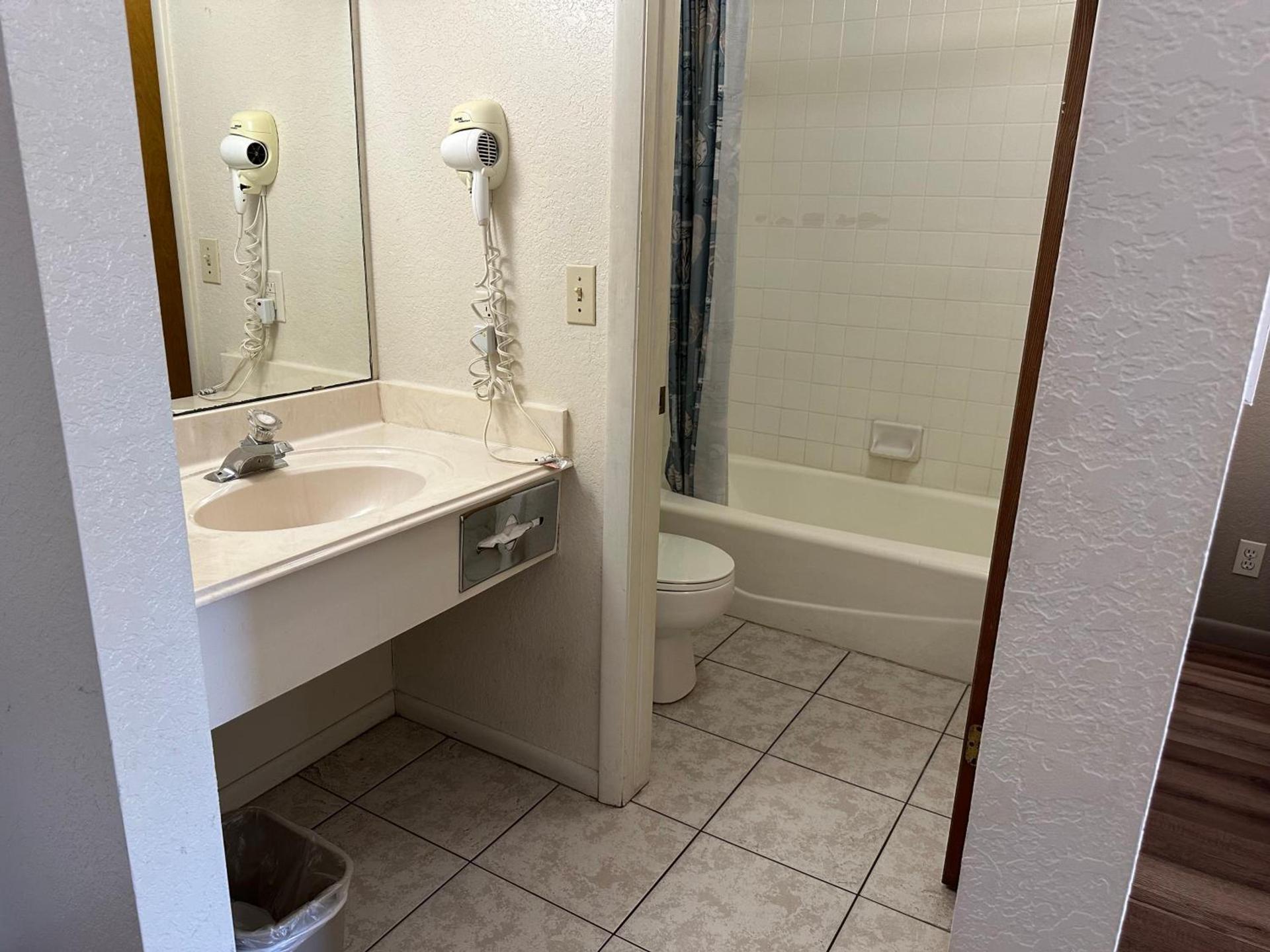 Sunset Inn and Suites photo 27