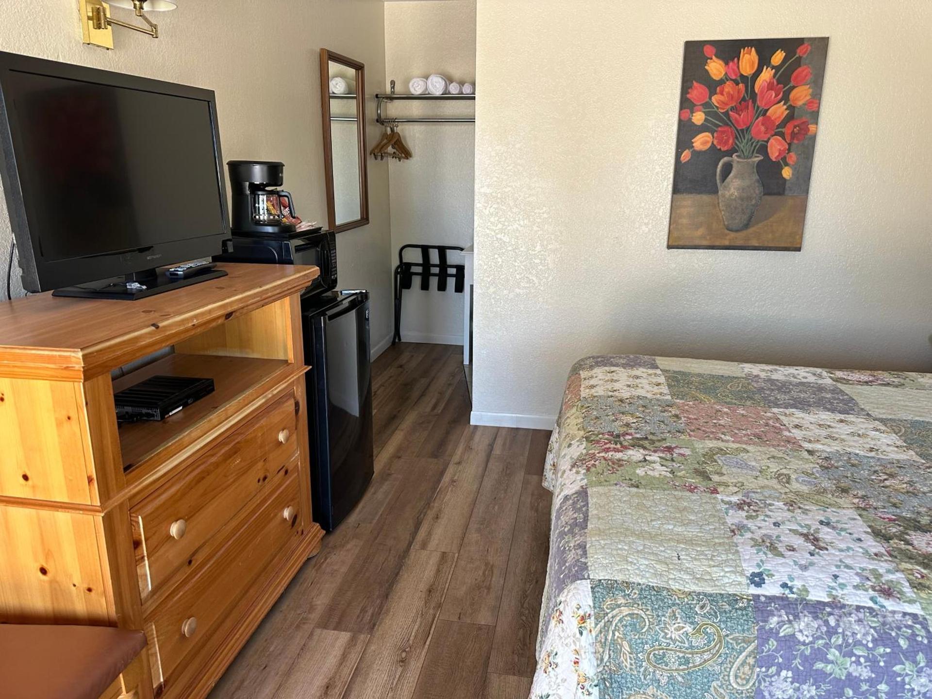 Sunset Inn and Suites photo 33