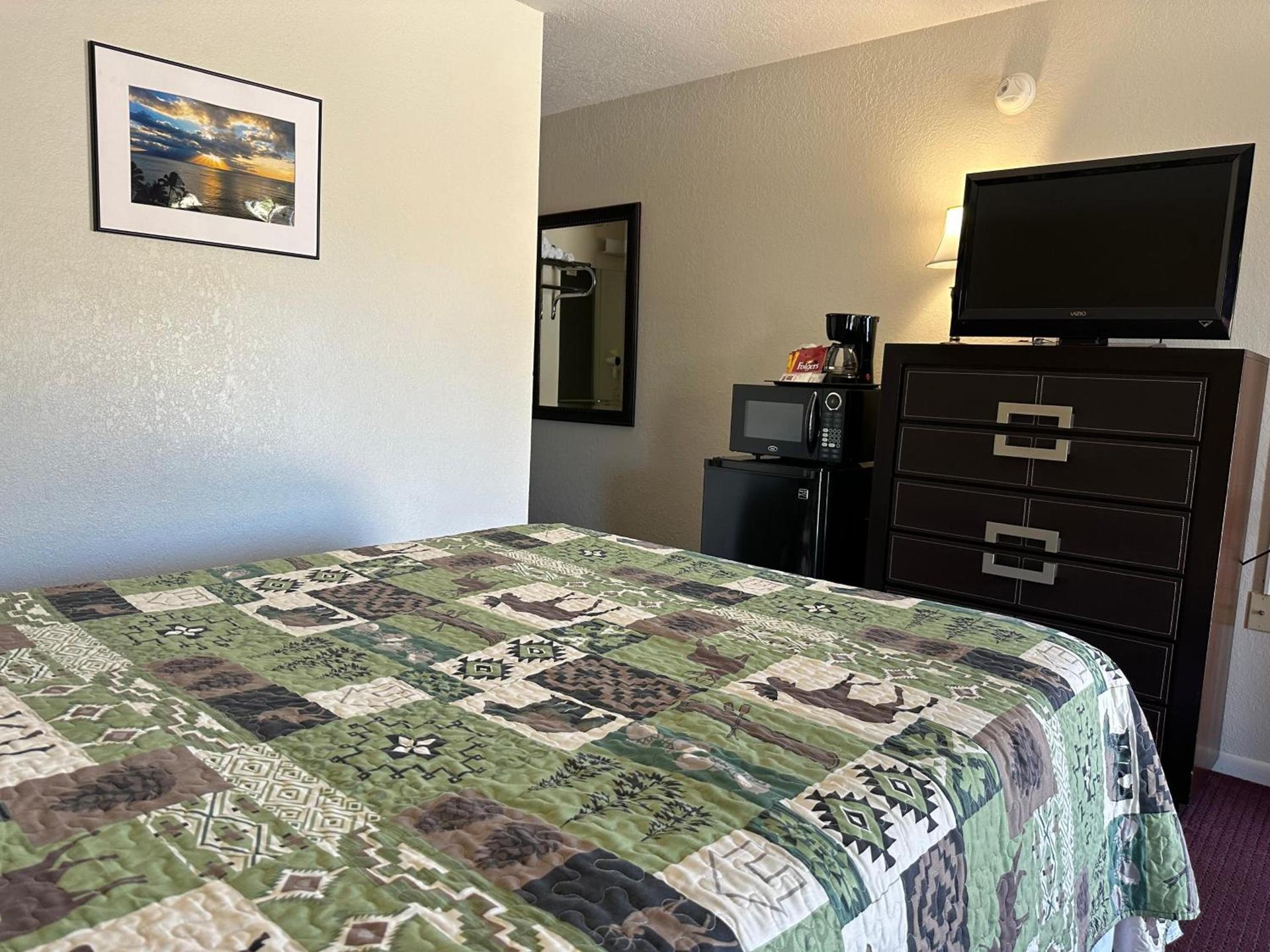 Sunset Inn and Suites photo 51