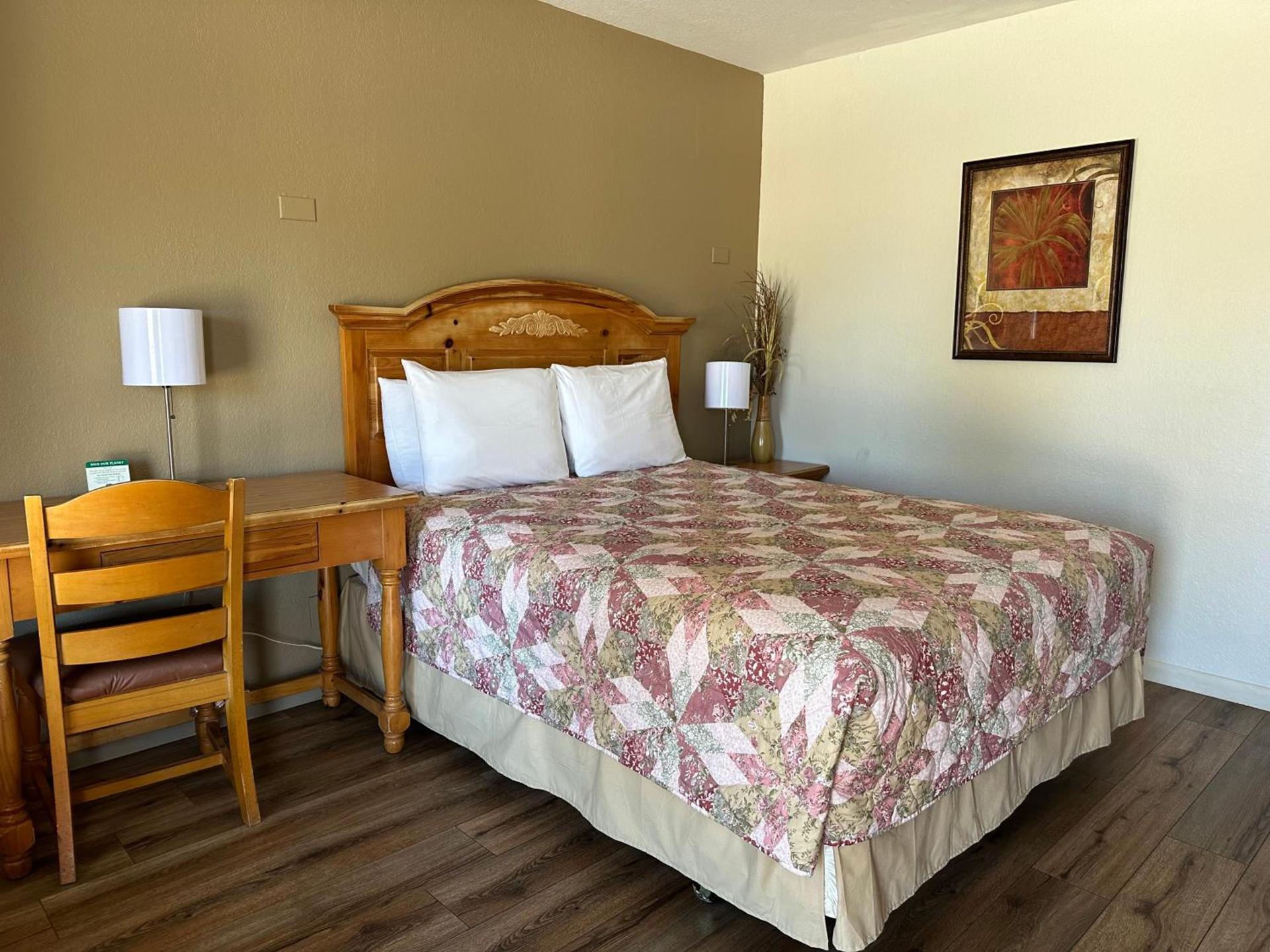 Sunset Inn and Suites photo 46