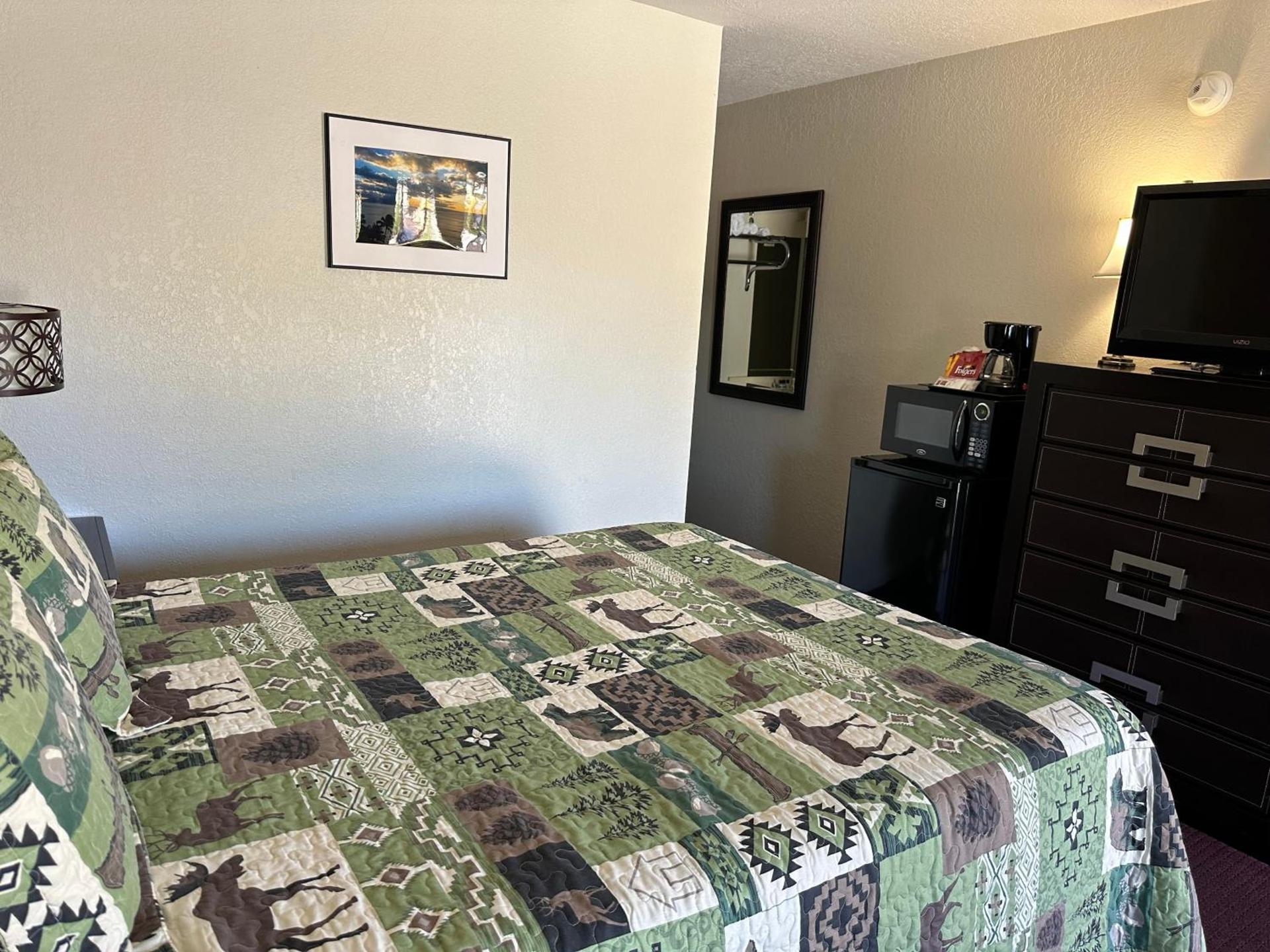 Sunset Inn and Suites photo 45