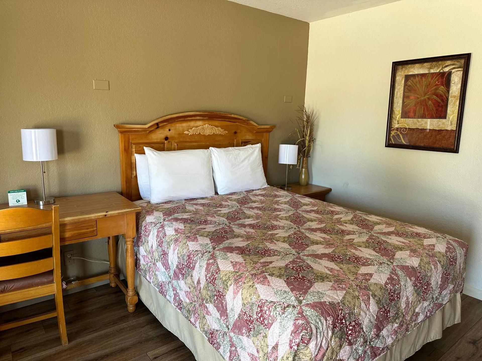 Sunset Inn and Suites photo 38
